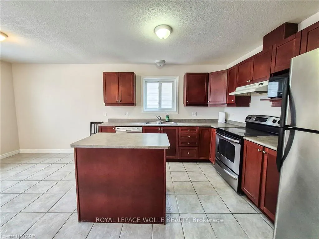 Photo 4 of Unit 3, 132 Udvari Crescent, Kitchener — HOMEH