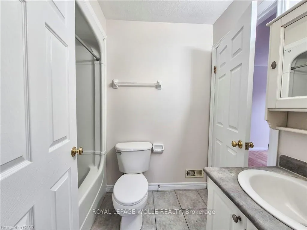 Photo 11 of Unit 3, 132 Udvari Crescent, Kitchener — HOMEH
