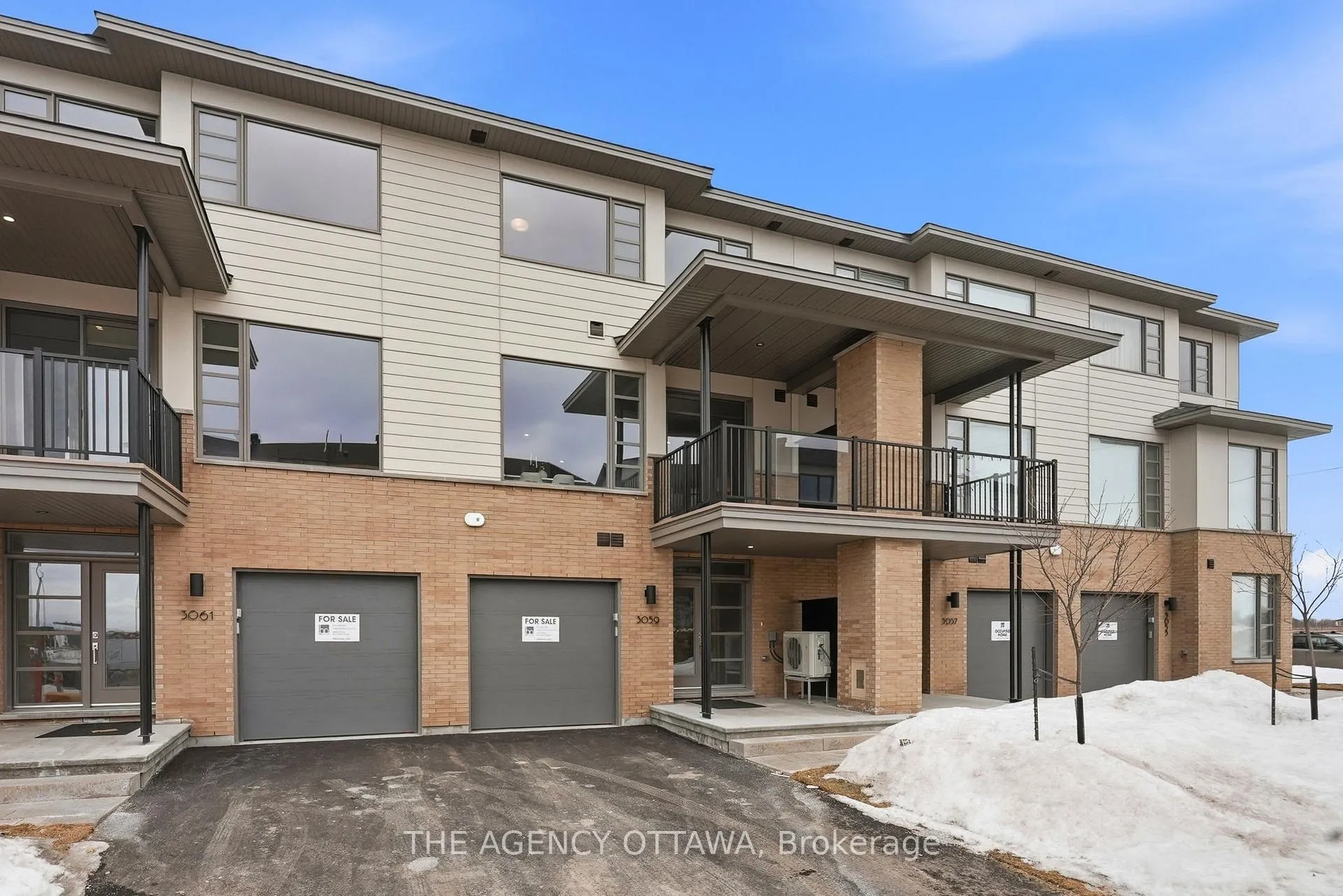 Photo 1 of 3059 Showcase Crescent, Ottawa, Riverside South/Gloucester Glen — HOMEH