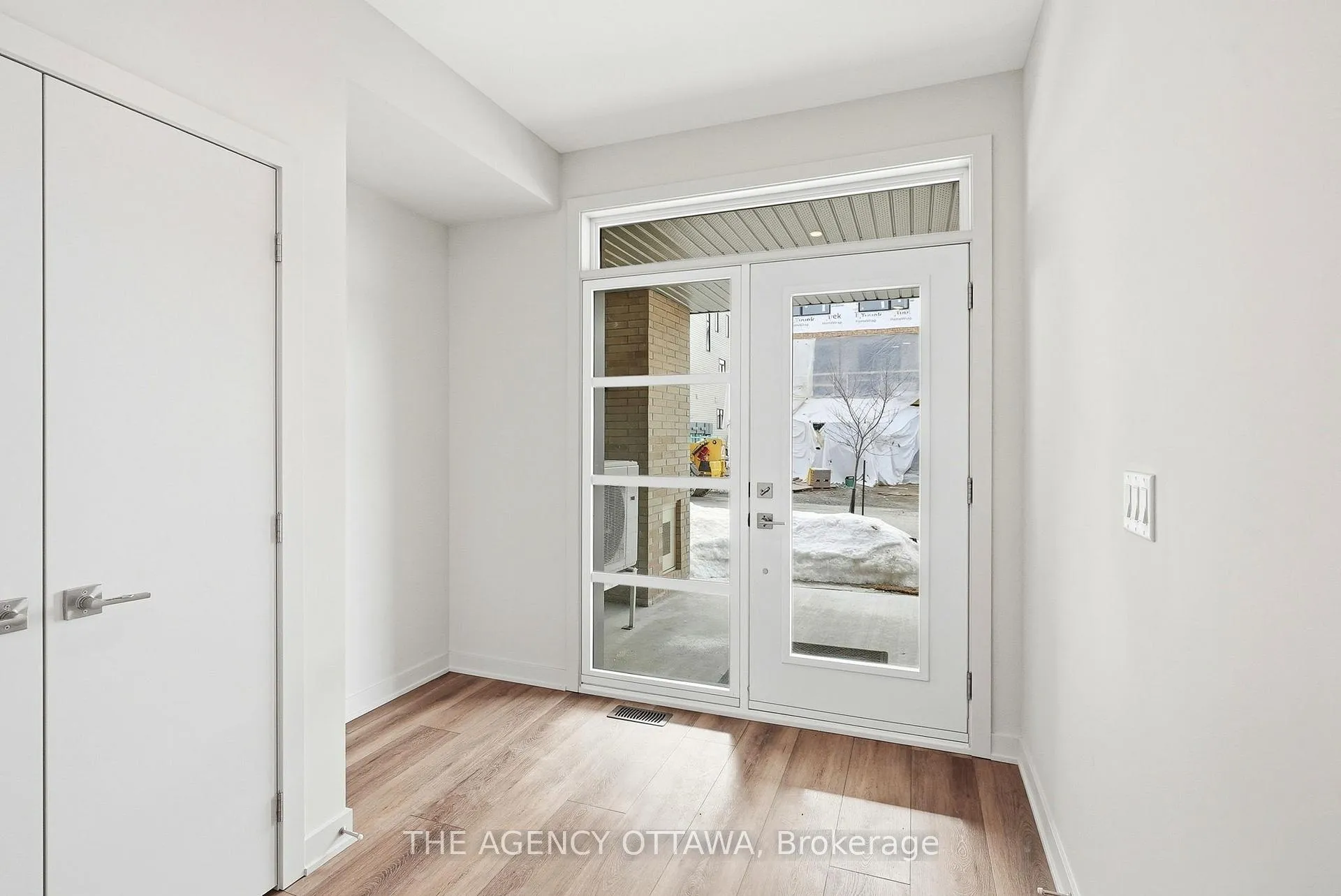 Photo 4 of 3059 Showcase Crescent, Ottawa, Riverside South/Gloucester Glen — HOMEH