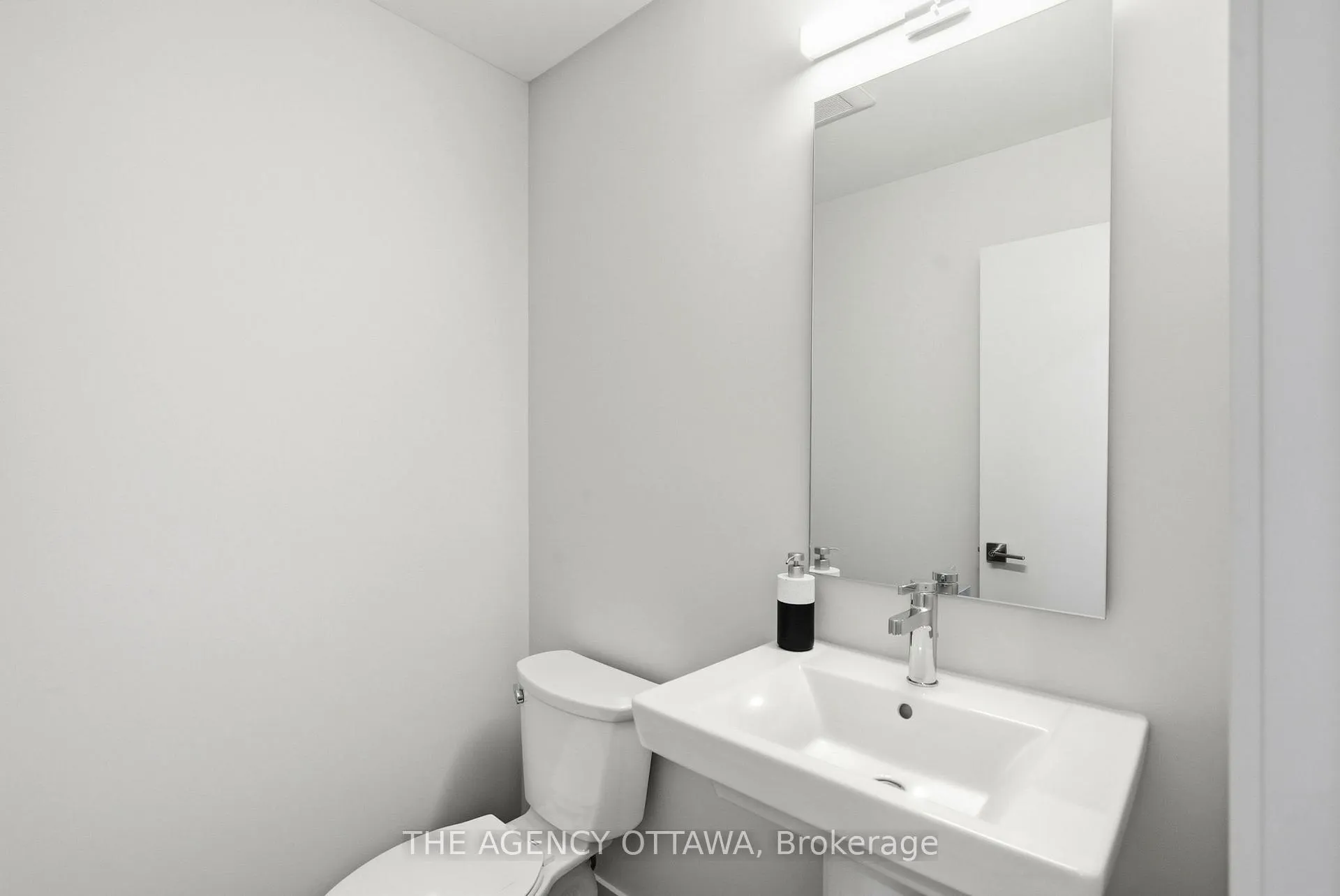 Photo 6 of 3059 Showcase Crescent, Ottawa, Riverside South/Gloucester Glen — HOMEH