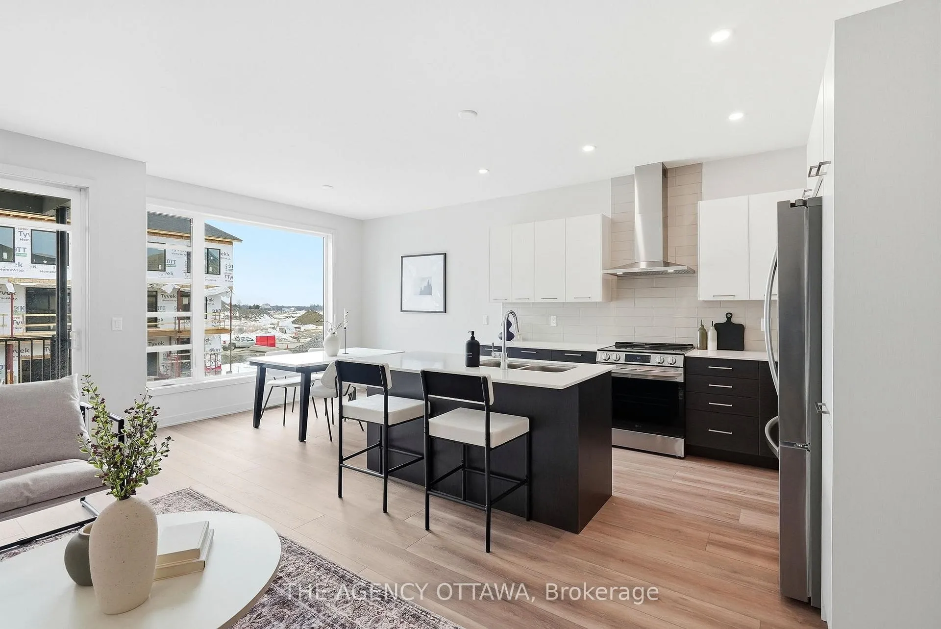 Photo 7 of 3059 Showcase Crescent, Ottawa, Riverside South/Gloucester Glen — HOMEH