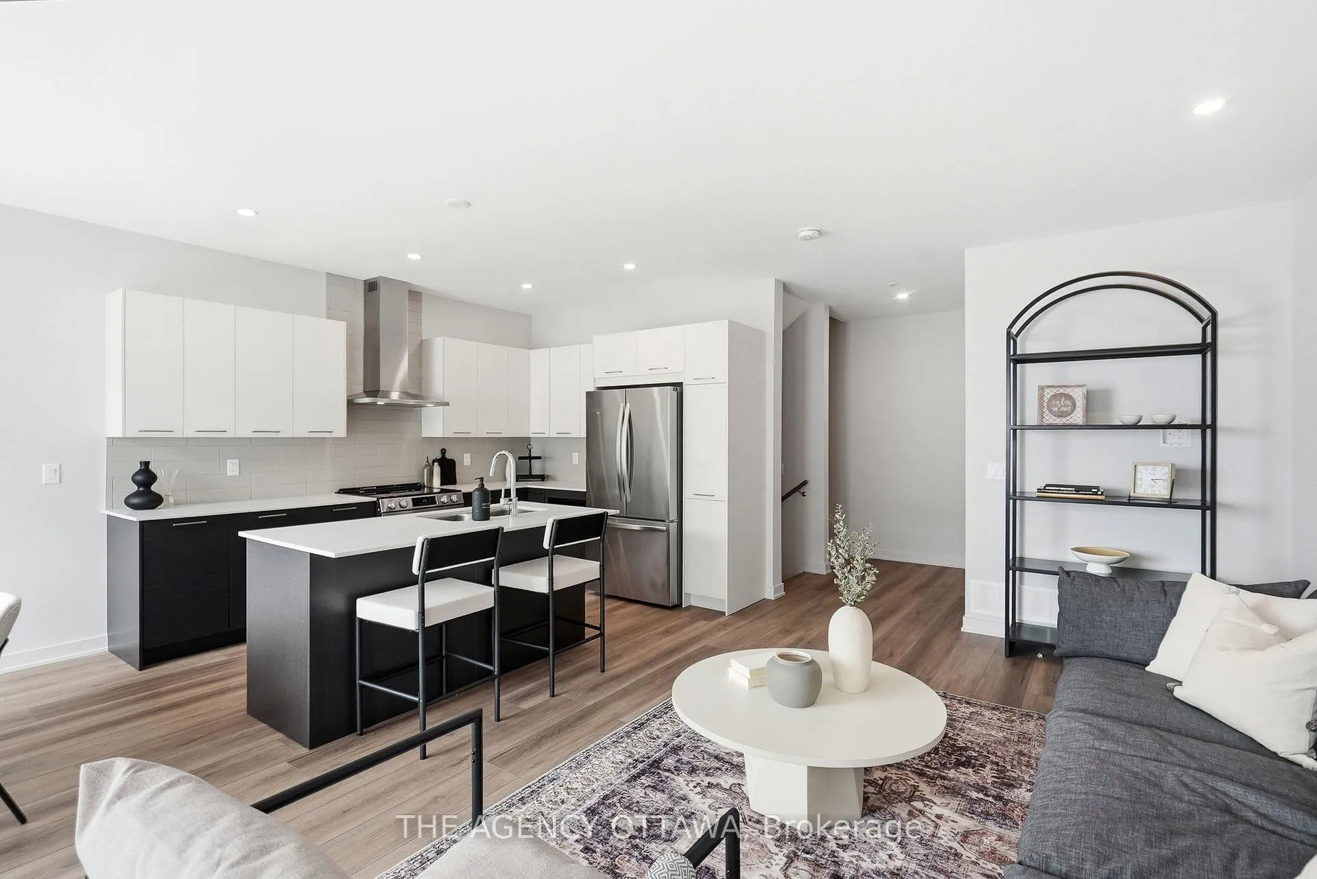 Photo 13 of 3059 Showcase Crescent, Ottawa, Riverside South/Gloucester Glen — HOMEH