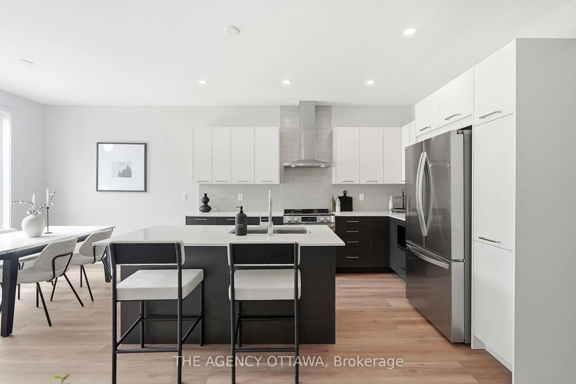 Photo 15 of 3059 Showcase Crescent, Ottawa, Riverside South/Gloucester Glen — HOMEH