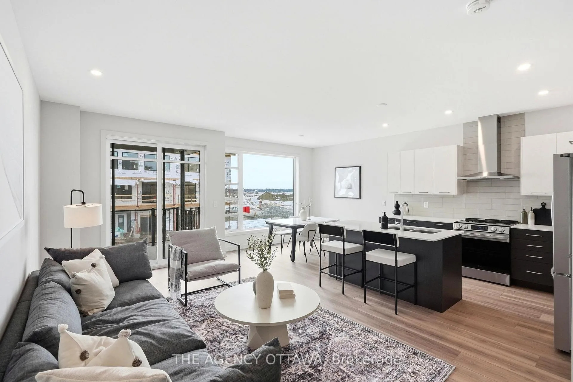 Photo 16 of 3059 Showcase Crescent, Ottawa, Riverside South/Gloucester Glen — HOMEH