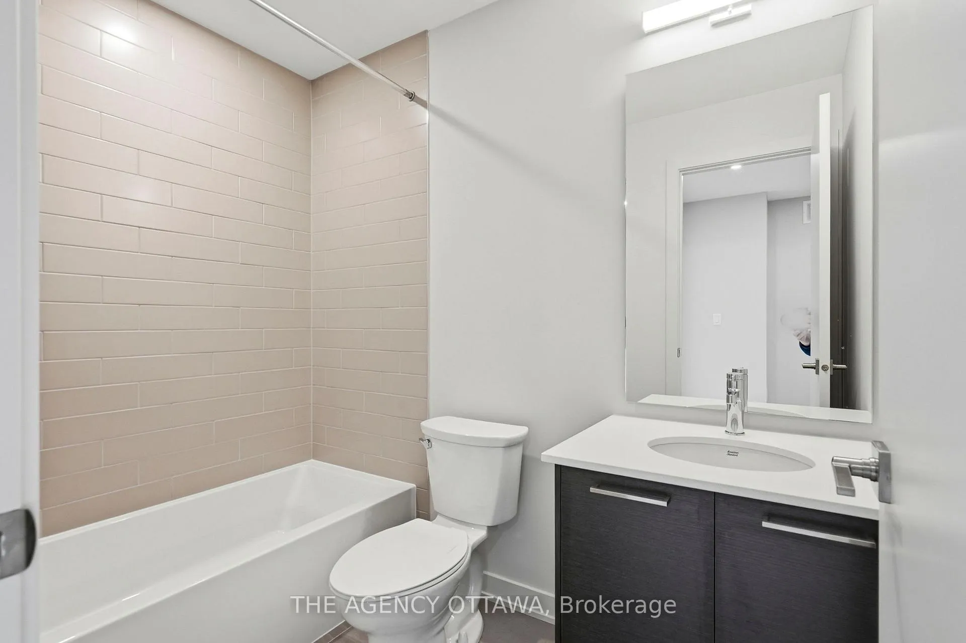 Photo 23 of 3059 Showcase Crescent, Ottawa, Riverside South/Gloucester Glen — HOMEH