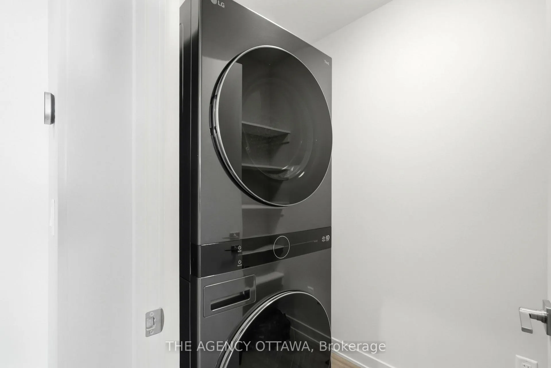 Photo 30 of 3059 Showcase Crescent, Ottawa, Riverside South/Gloucester Glen — HOMEH