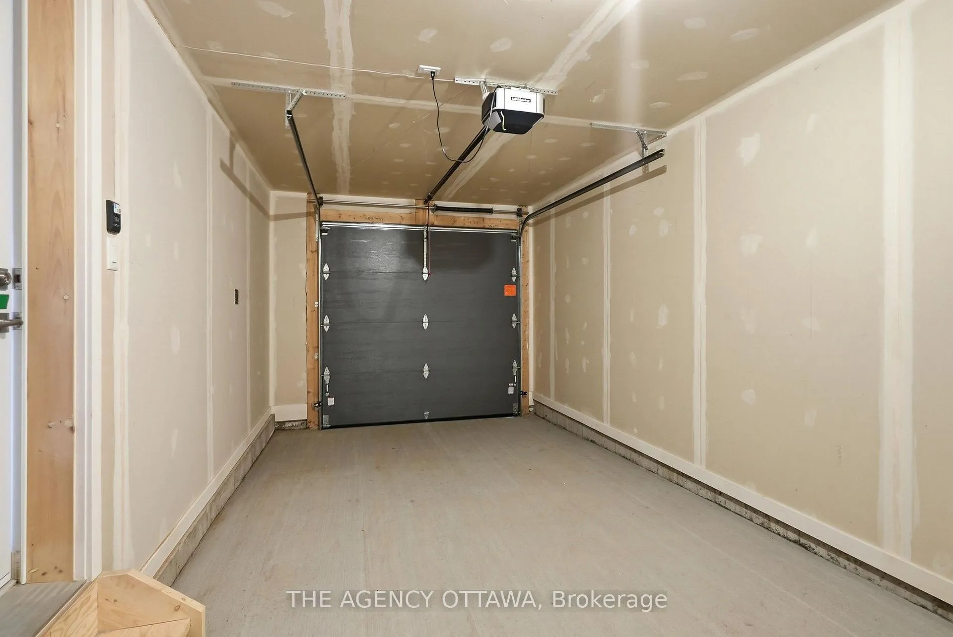 Photo 31 of 3059 Showcase Crescent, Ottawa, Riverside South/Gloucester Glen — HOMEH