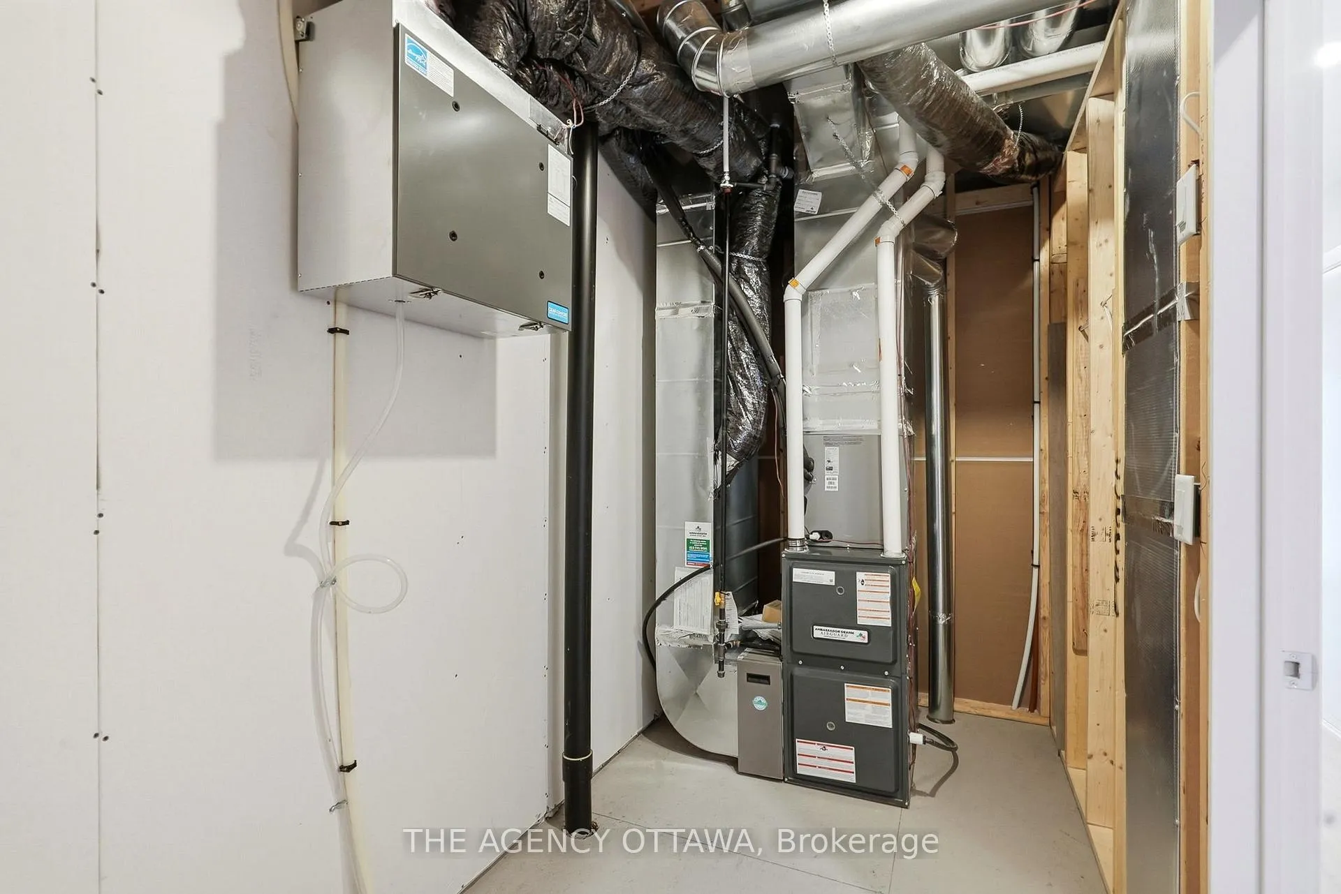 Photo 33 of 3059 Showcase Crescent, Ottawa, Riverside South/Gloucester Glen — HOMEH