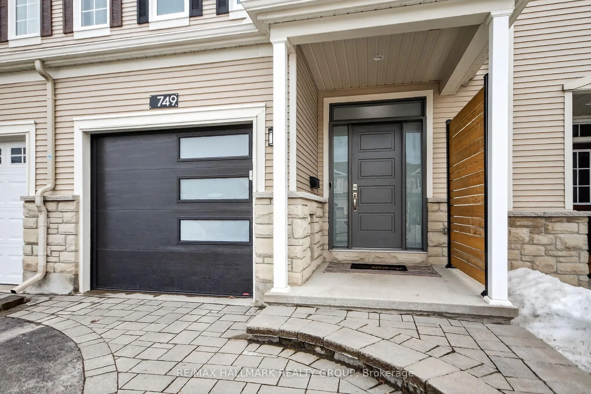 Photo 2 of 749 Oakglade Avenue, Ottawa, Kanata - Emerald Meadows/Trailwest — HOMEH