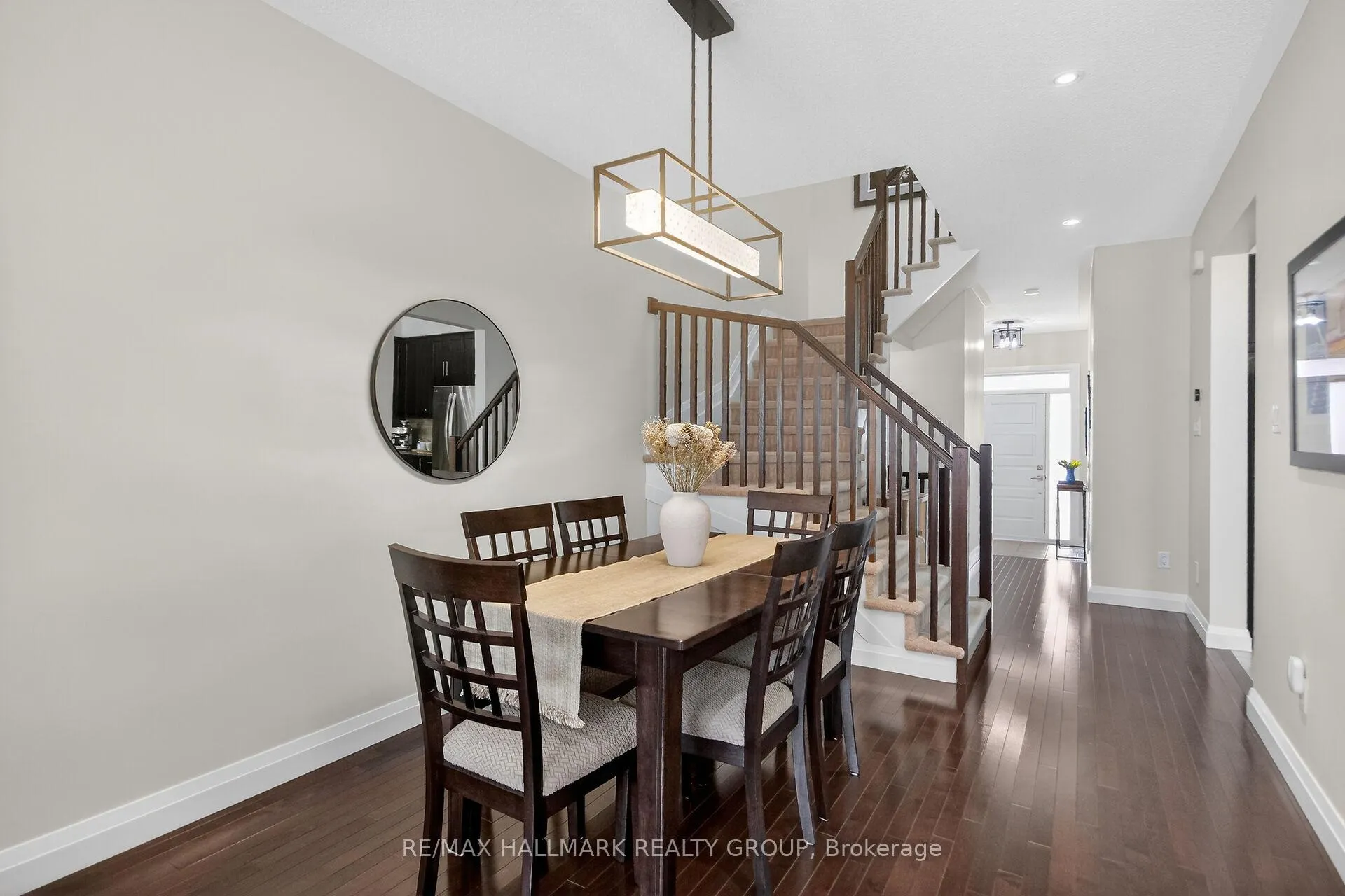 Photo 5 of 749 Oakglade Avenue, Ottawa, Kanata - Emerald Meadows/Trailwest — HOMEH
