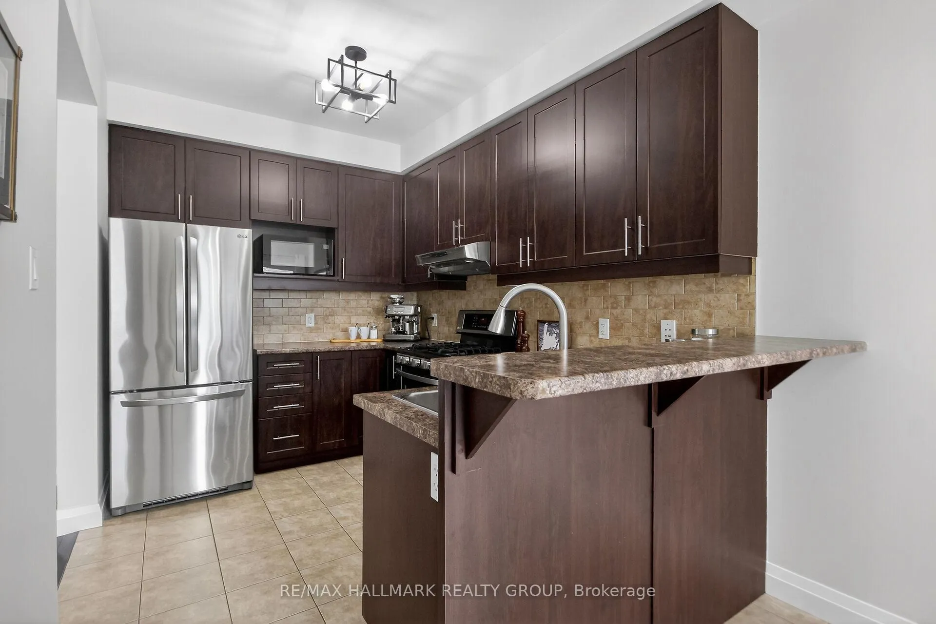 Photo 7 of 749 Oakglade Avenue, Ottawa, Kanata - Emerald Meadows/Trailwest — HOMEH