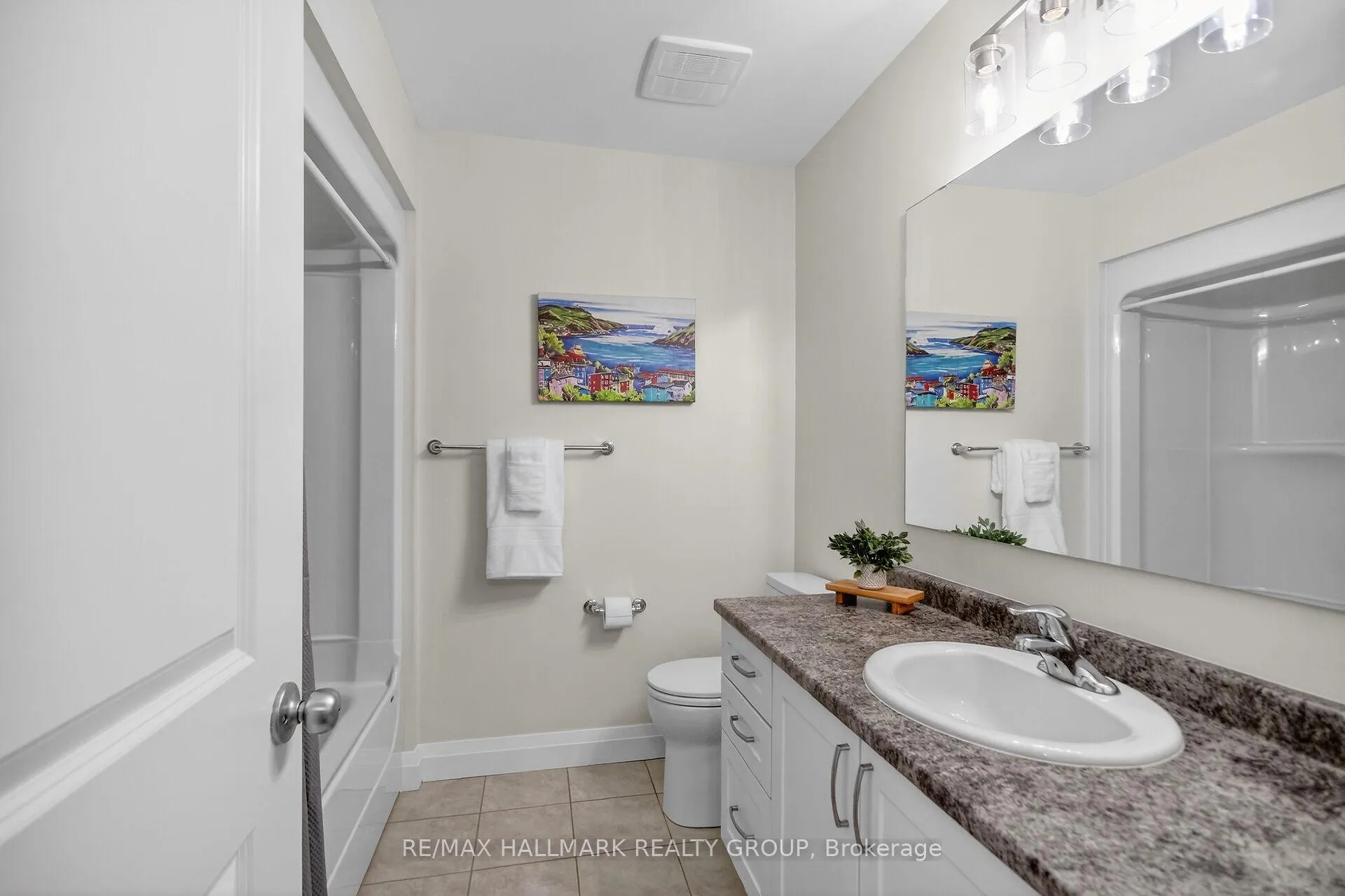 Photo 17 of 749 Oakglade Avenue, Ottawa, Kanata - Emerald Meadows/Trailwest — HOMEH
