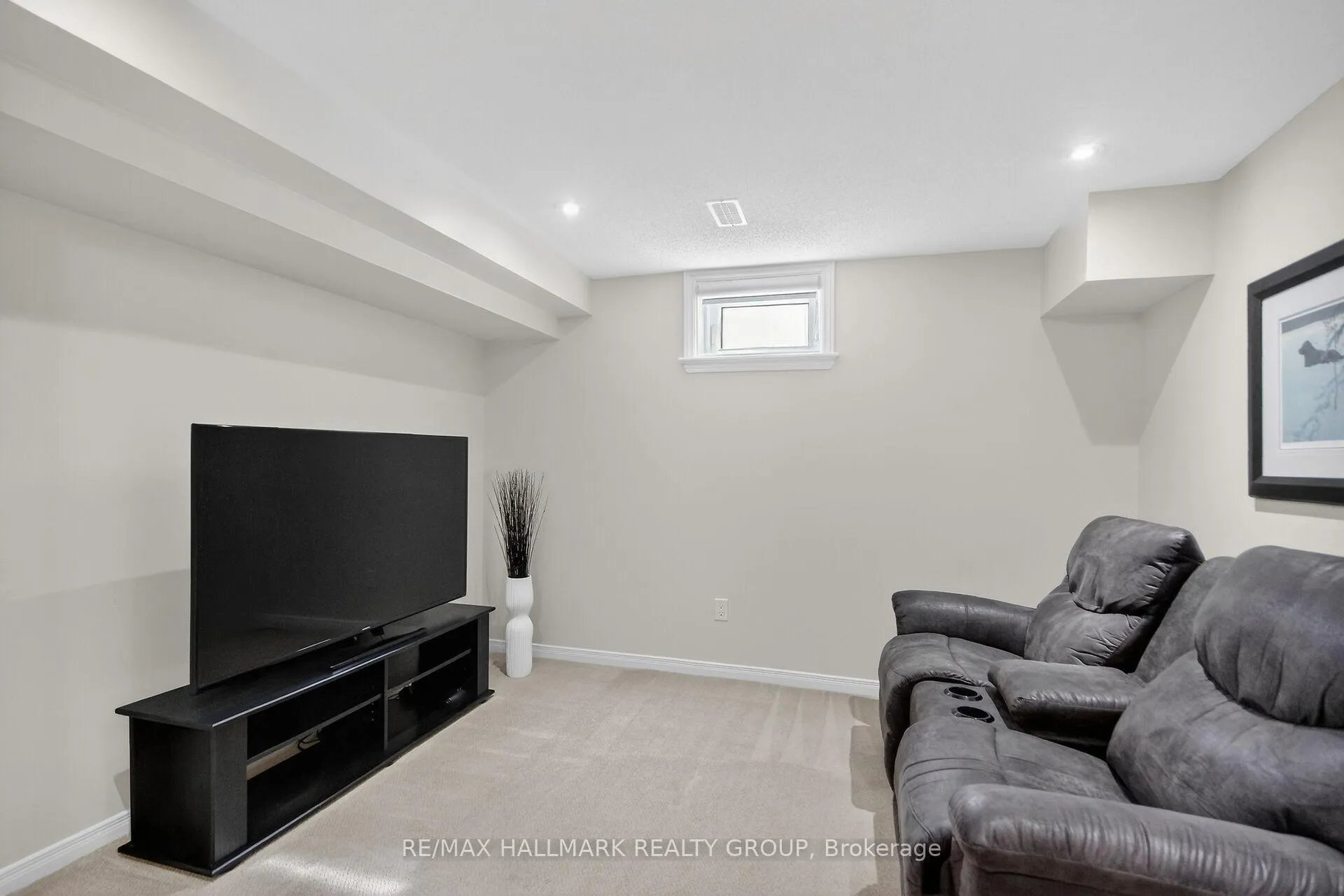 Photo 19 of 749 Oakglade Avenue, Ottawa, Kanata - Emerald Meadows/Trailwest — HOMEH