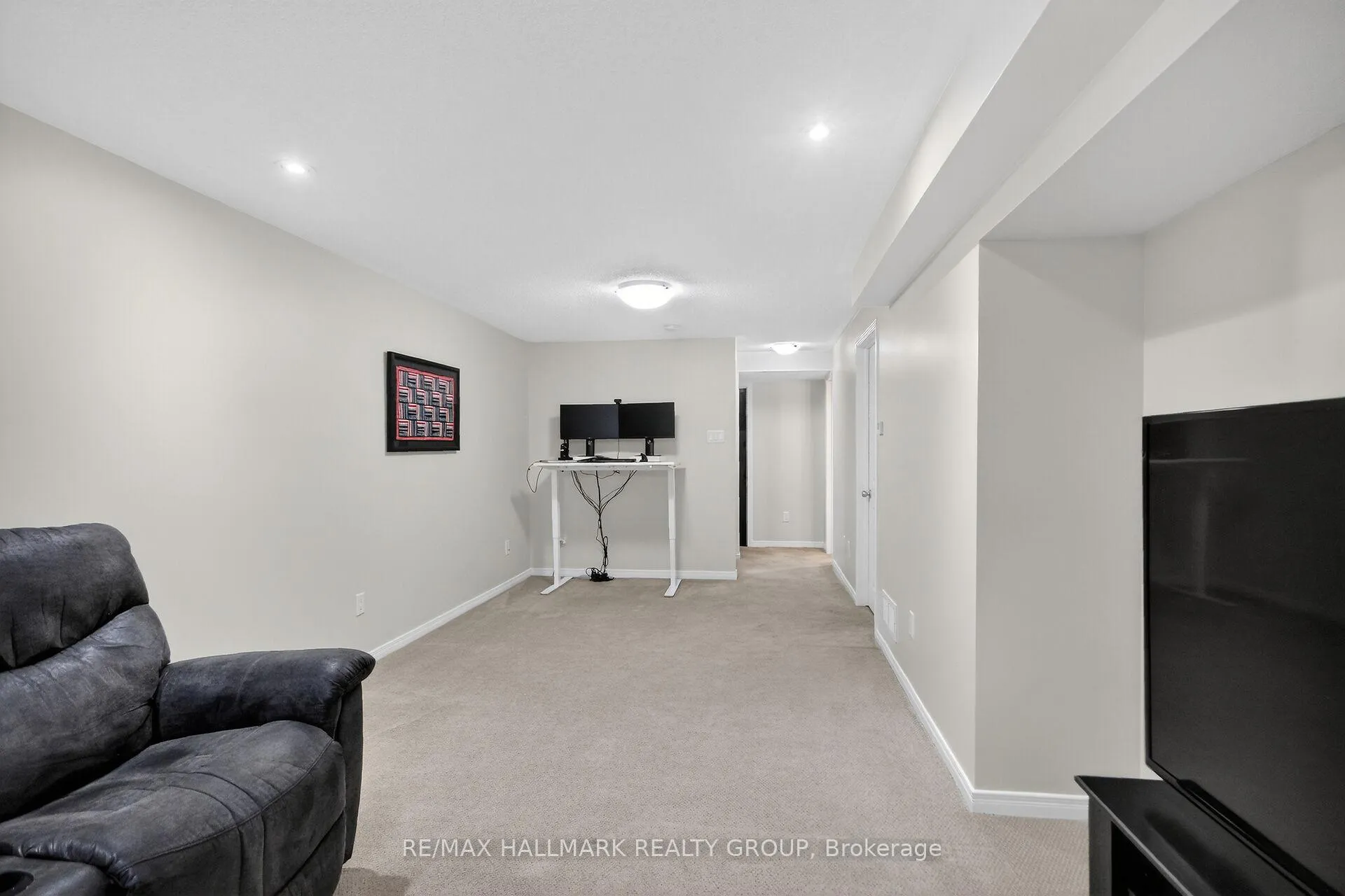 Photo 20 of 749 Oakglade Avenue, Ottawa, Kanata - Emerald Meadows/Trailwest — HOMEH