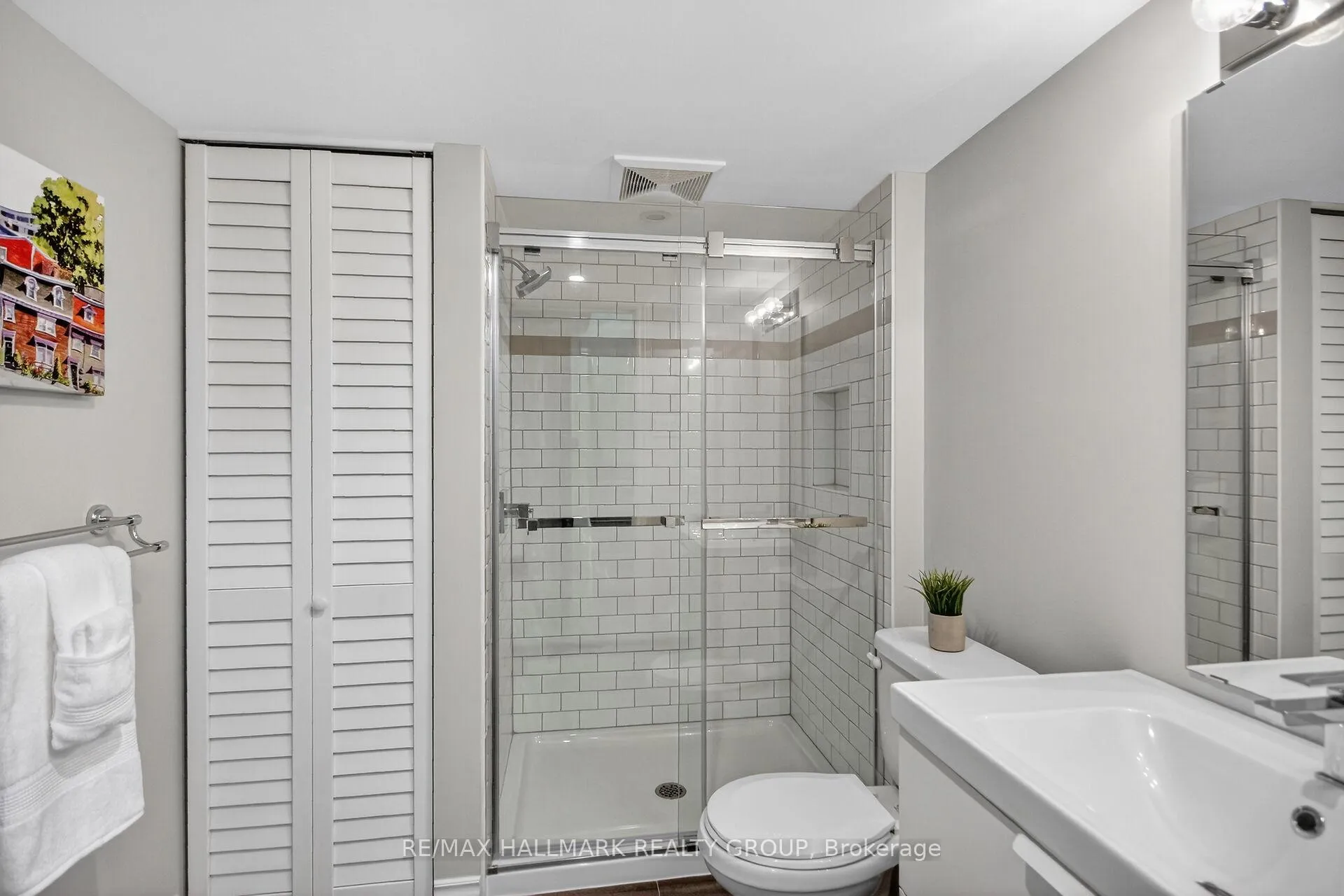 Photo 21 of 749 Oakglade Avenue, Ottawa, Kanata - Emerald Meadows/Trailwest — HOMEH