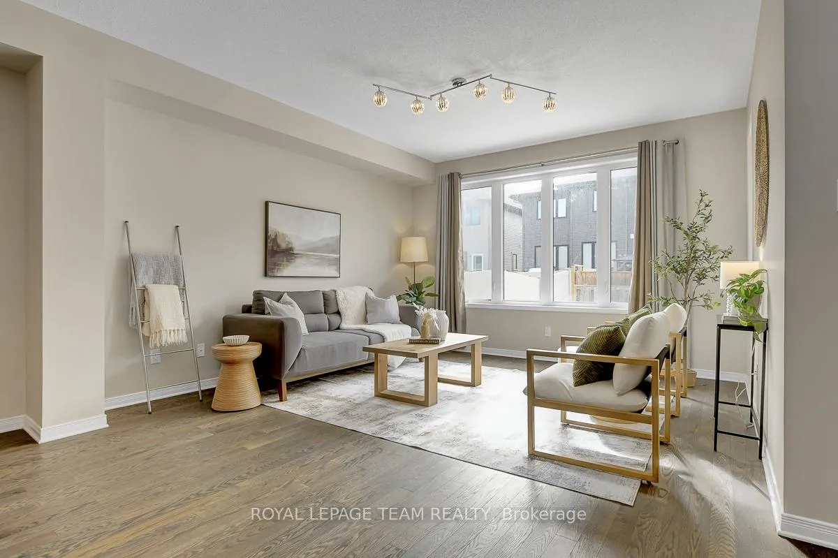 Photo 4 of 277 Losino Crescent, Ottawa, Kanata - Emerald Meadows/Trailwest — HOMEH