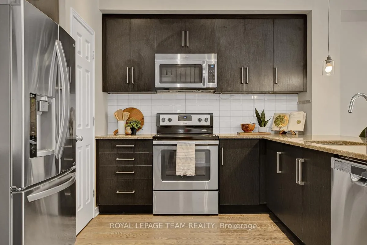 Photo 15 of 277 Losino Crescent, Ottawa, Kanata - Emerald Meadows/Trailwest — HOMEH