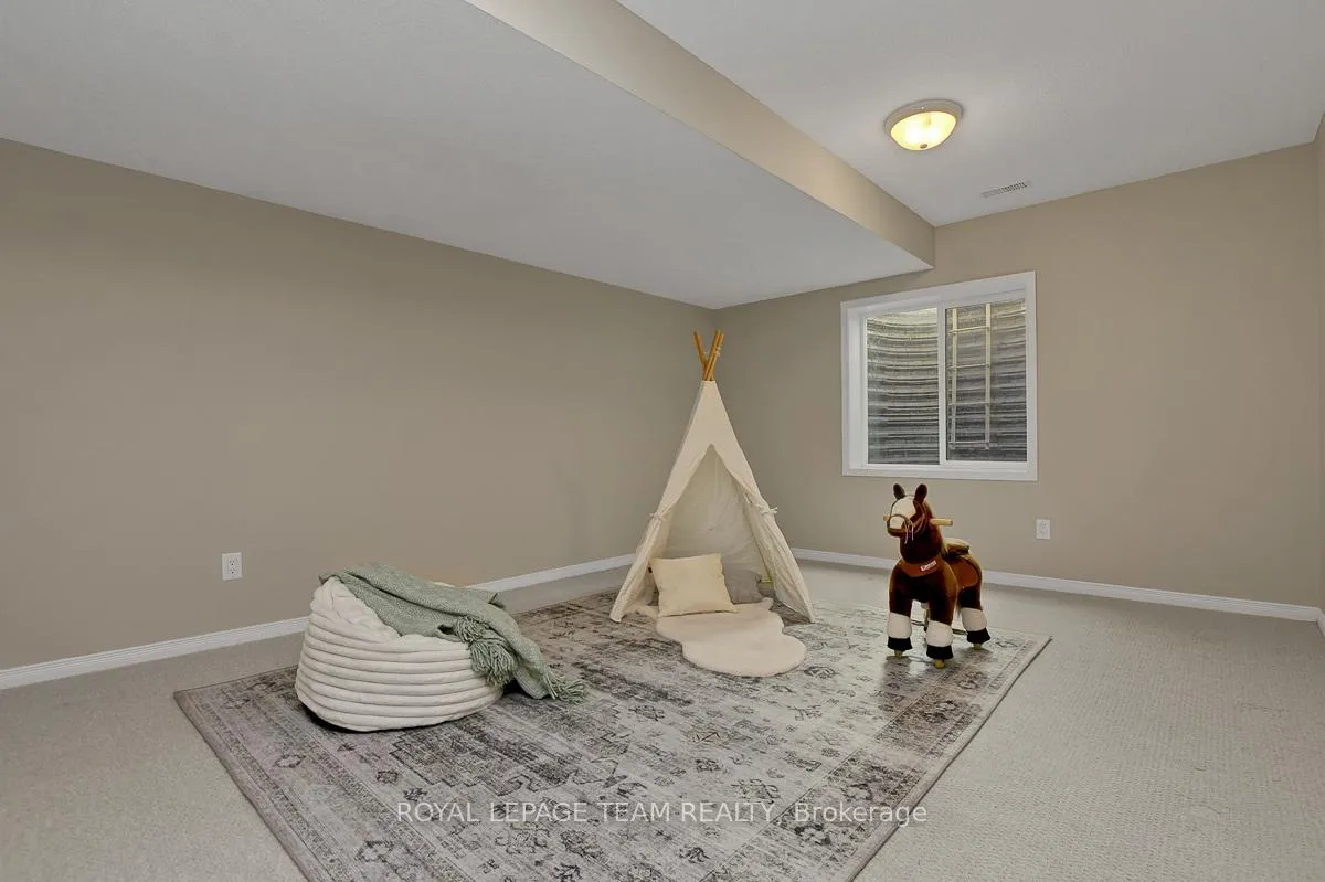 Photo 30 of 277 Losino Crescent, Ottawa, Kanata - Emerald Meadows/Trailwest — HOMEH