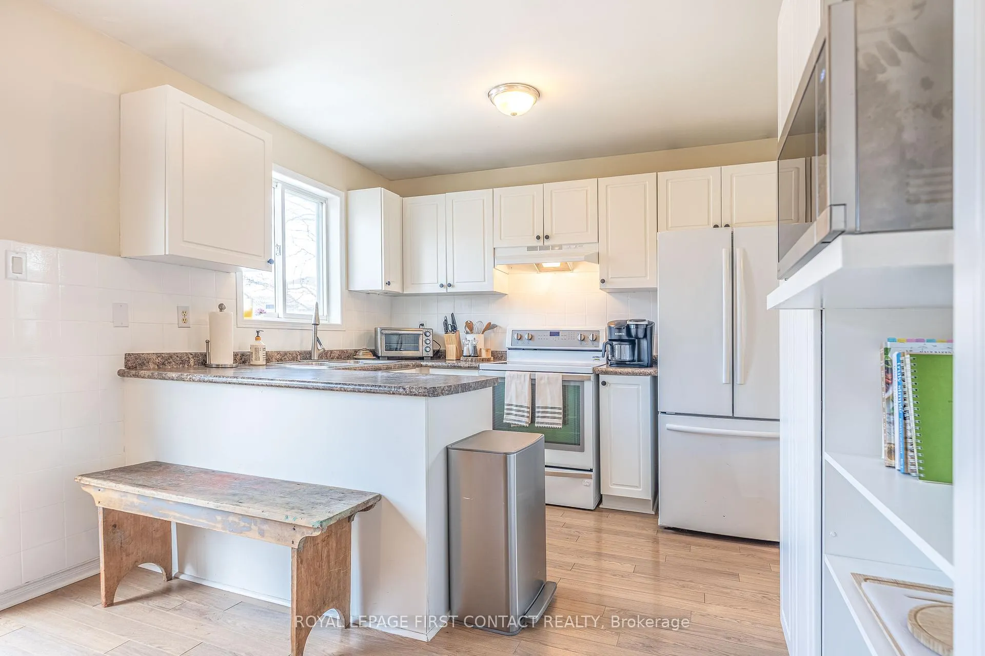 Photo 10 of 55 Chalmers Drive, Barrie, Painswick South — HOMEH