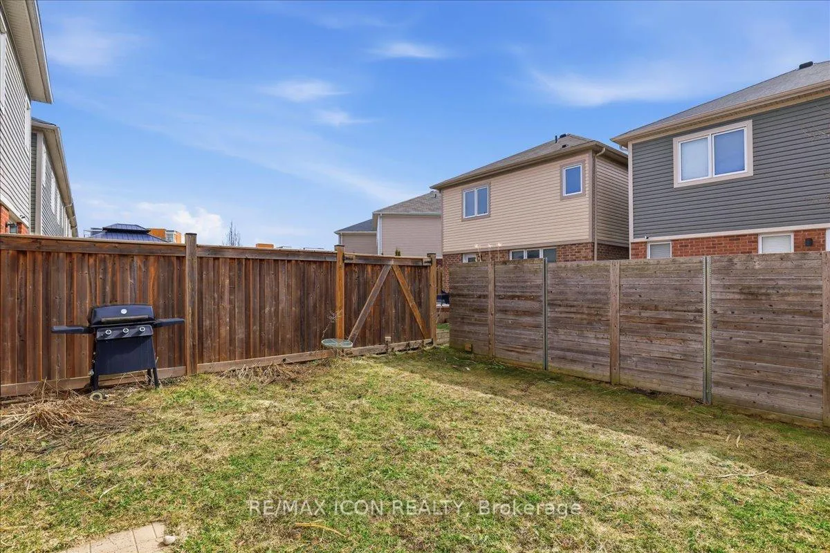 Photo 26 of 162 West Oak Trail, Kitchener — HOMEH