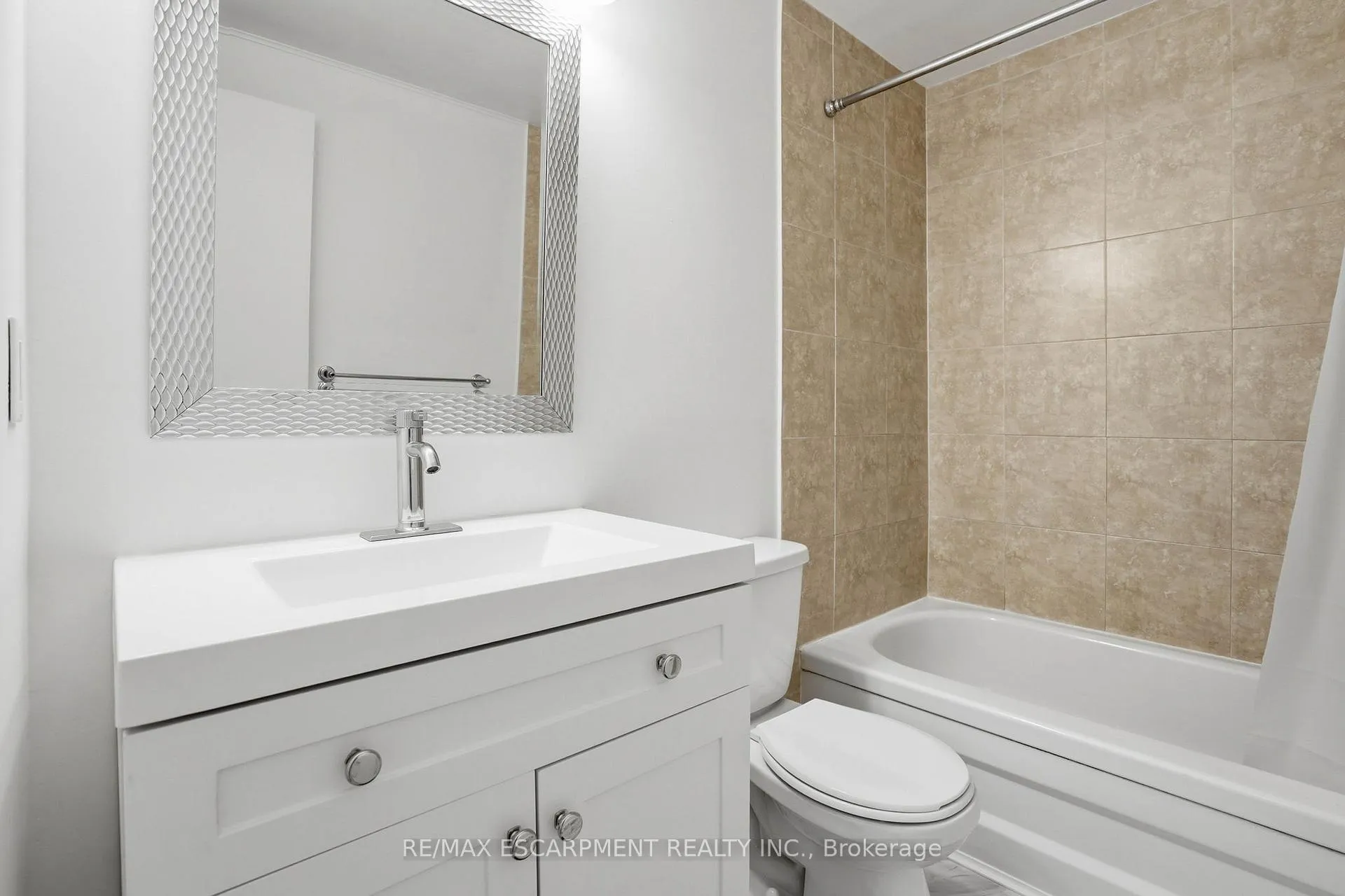 Photo 18 of 7 Calcott Court, Thorold, Confederation Heights — HOMEH