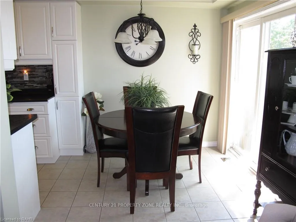 Photo 4 of Unit 59, 800 Paramount Drive, Hamilton, Stoney Creek Mountain — HOMEH