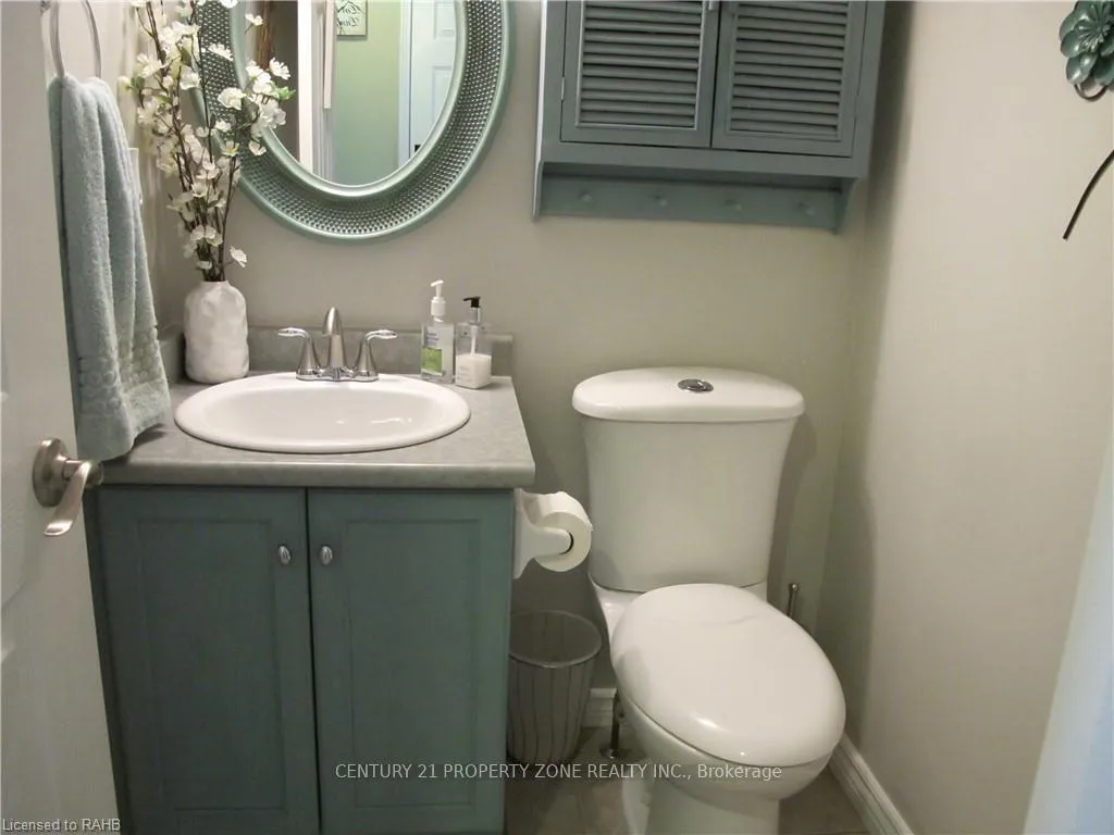 Photo 8 of Unit 59, 800 Paramount Drive, Hamilton, Stoney Creek Mountain — HOMEH