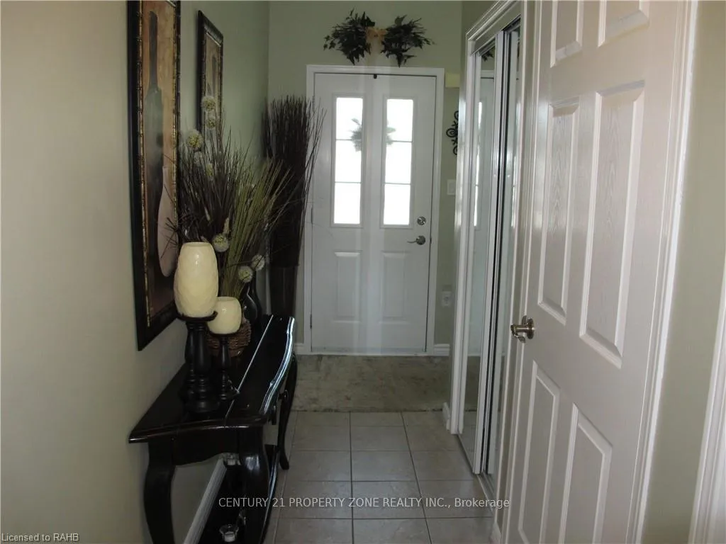 Photo 9 of Unit 59, 800 Paramount Drive, Hamilton, Stoney Creek Mountain — HOMEH
