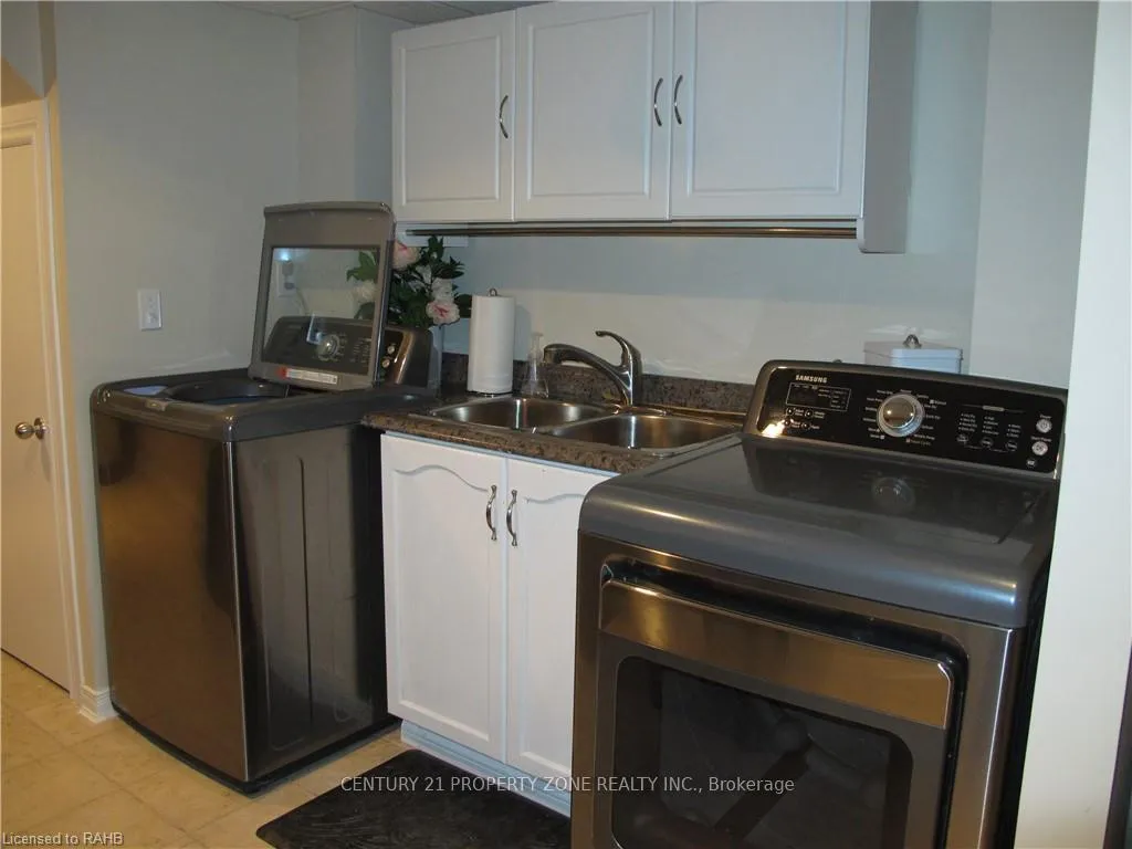 Photo 18 of Unit 59, 800 Paramount Drive, Hamilton, Stoney Creek Mountain — HOMEH