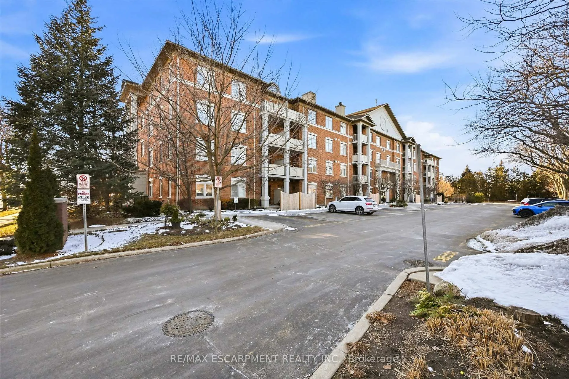 Photo 2 of Unit 106, 391 Plains Road E, Burlington, LaSalle — HOMEH