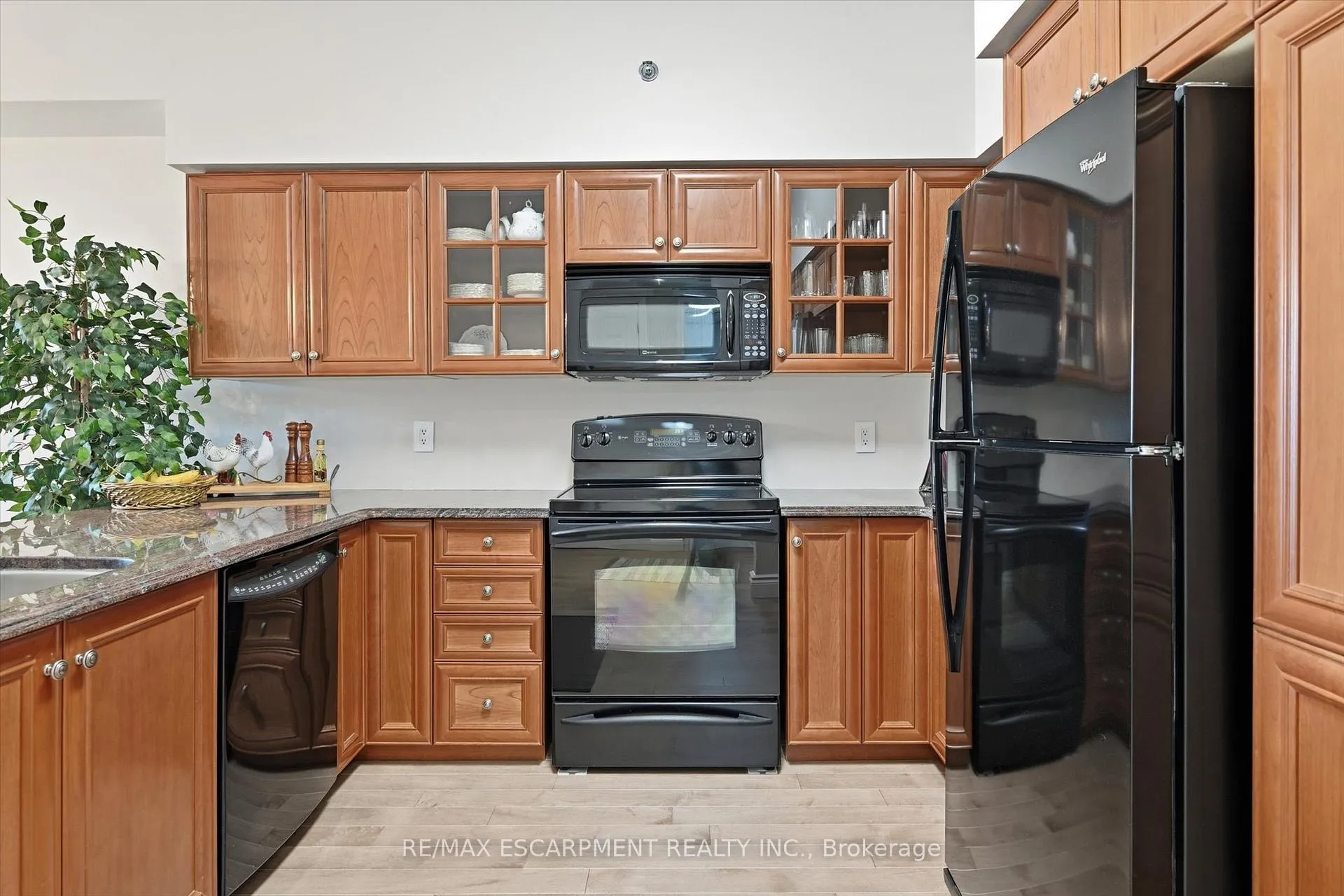 Photo 11 of Unit 106, 391 Plains Road E, Burlington, LaSalle — HOMEH