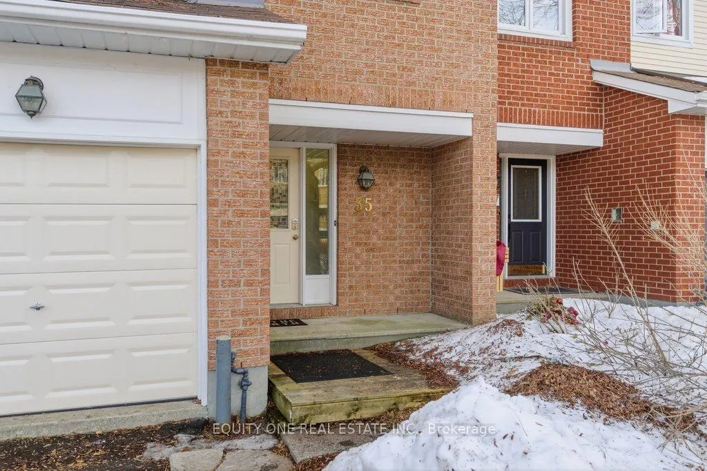 Photo 3 of 35 Willwood Crescent, Ottawa, Barrhaven - Cedargrove/Fraserdale — HOMEH