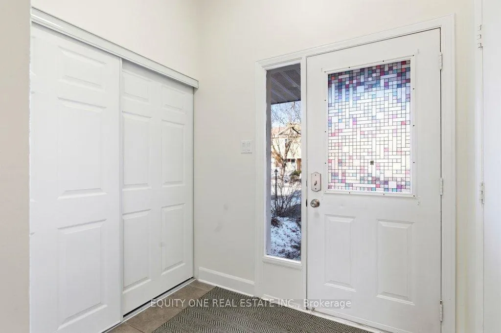 Photo 4 of 35 Willwood Crescent, Ottawa, Barrhaven - Cedargrove/Fraserdale — HOMEH