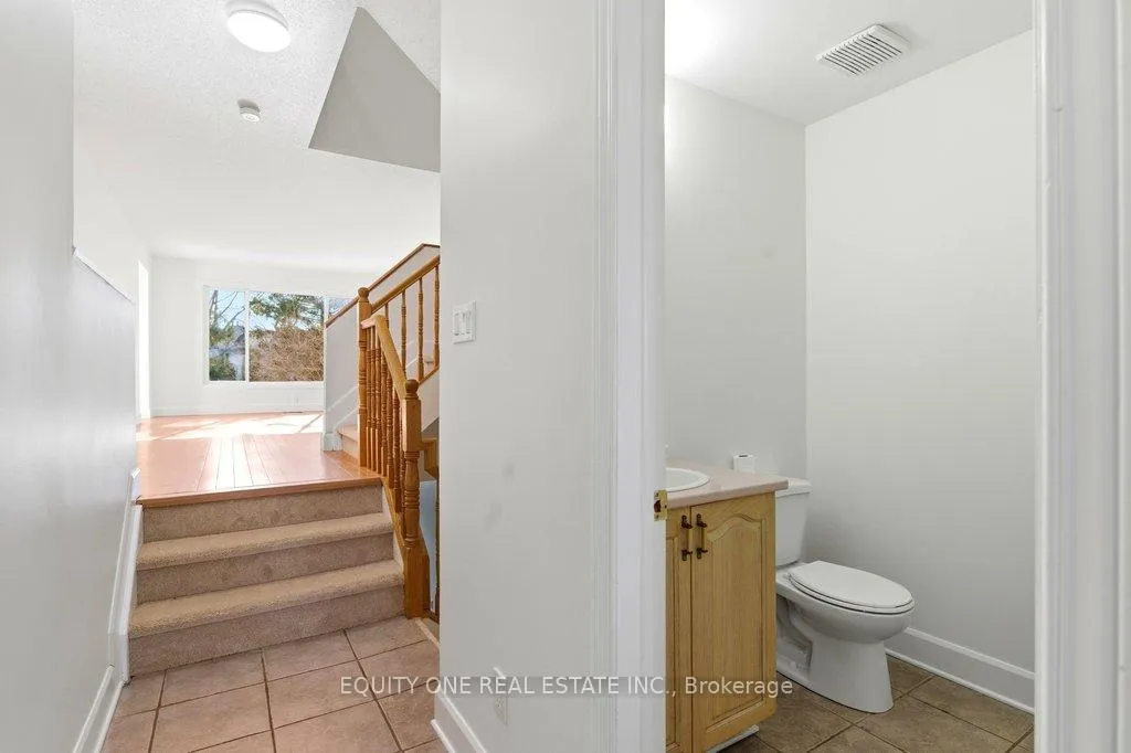 Photo 5 of 35 Willwood Crescent, Ottawa, Barrhaven - Cedargrove/Fraserdale — HOMEH