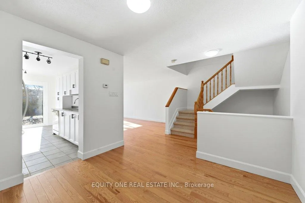 Photo 9 of 35 Willwood Crescent, Ottawa, Barrhaven - Cedargrove/Fraserdale — HOMEH