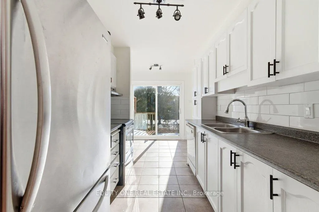 Photo 13 of 35 Willwood Crescent, Ottawa, Barrhaven - Cedargrove/Fraserdale — HOMEH