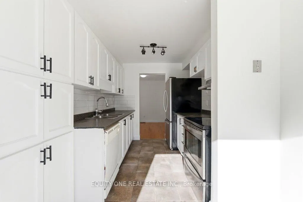 Photo 14 of 35 Willwood Crescent, Ottawa, Barrhaven - Cedargrove/Fraserdale — HOMEH