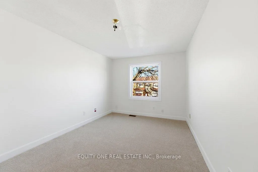 Photo 19 of 35 Willwood Crescent, Ottawa, Barrhaven - Cedargrove/Fraserdale — HOMEH