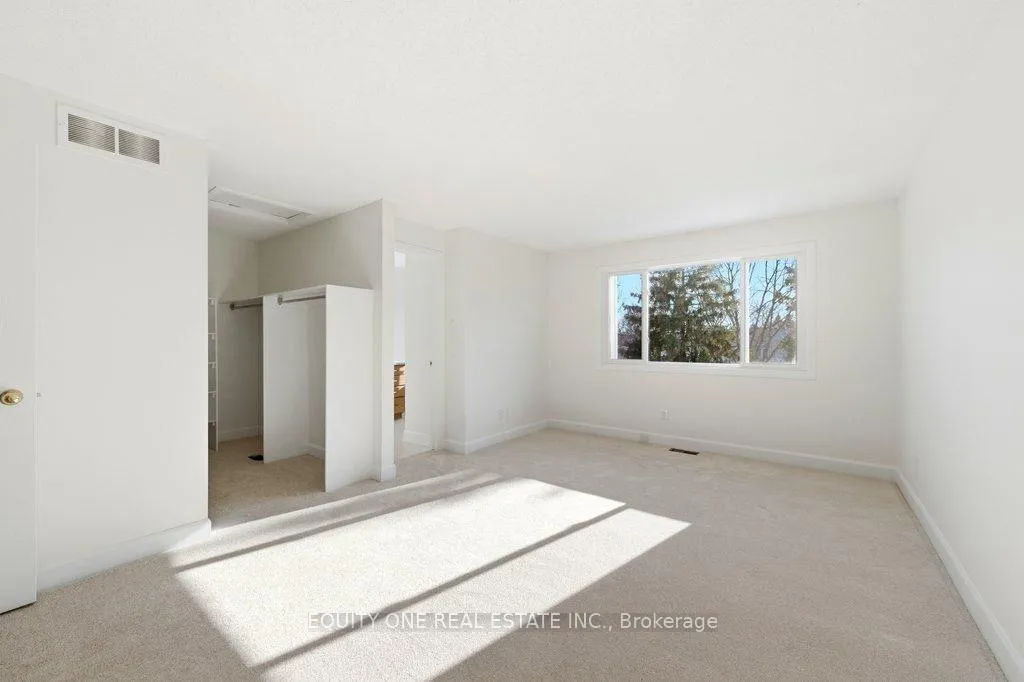Photo 24 of 35 Willwood Crescent, Ottawa, Barrhaven - Cedargrove/Fraserdale — HOMEH