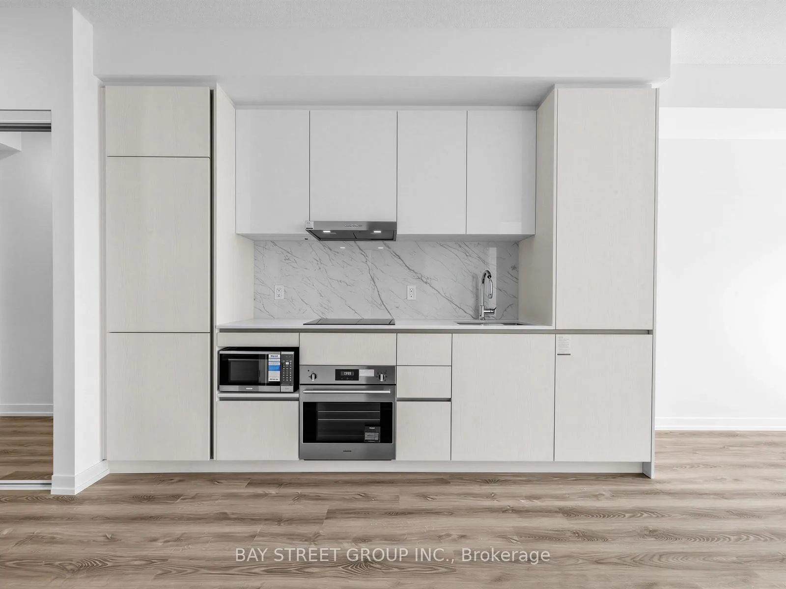 Photo 1 of Unit 5511, 8 Interchange Way, Vaughan, Vaughan Corporate Centre — HOMEH