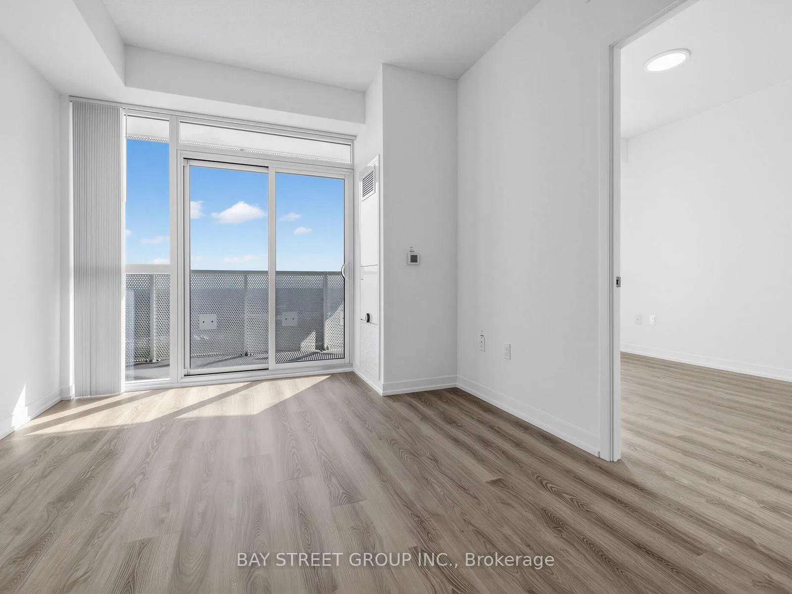Photo 3 of Unit 5511, 8 Interchange Way, Vaughan, Vaughan Corporate Centre — HOMEH