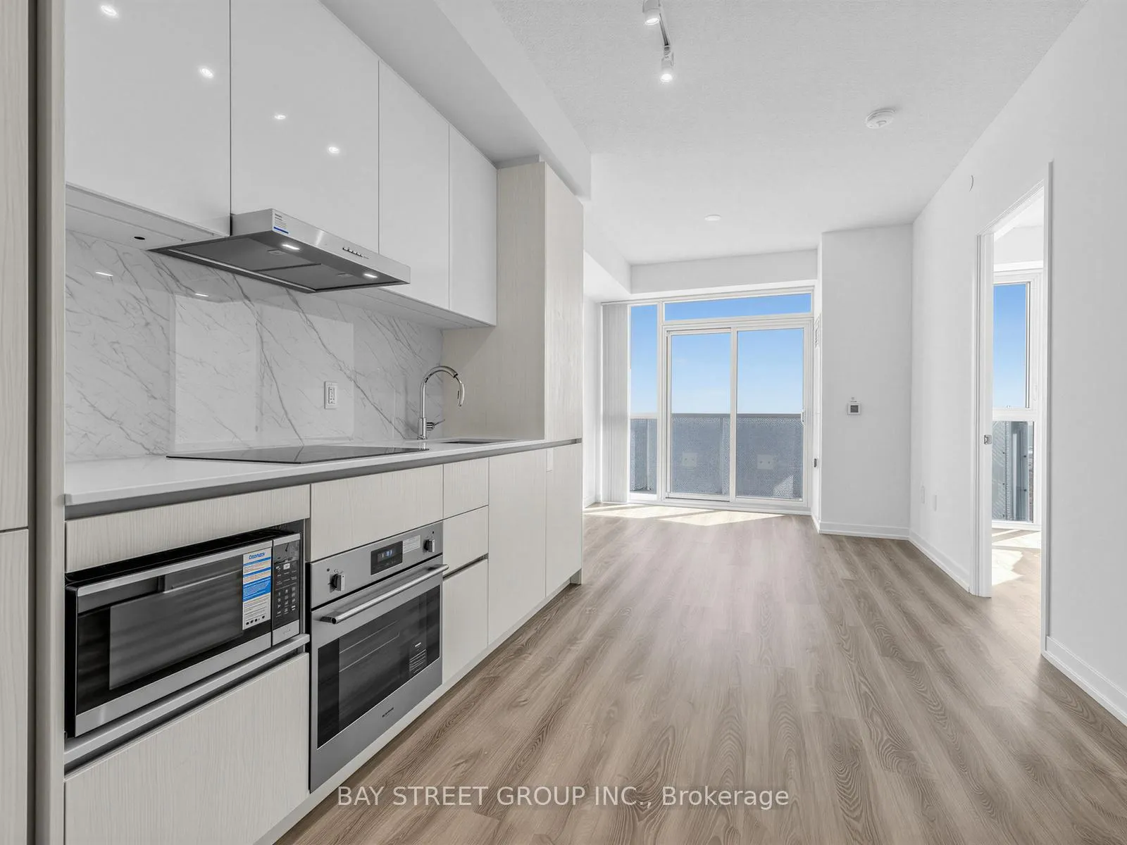 Photo 5 of Unit 5511, 8 Interchange Way, Vaughan, Vaughan Corporate Centre — HOMEH