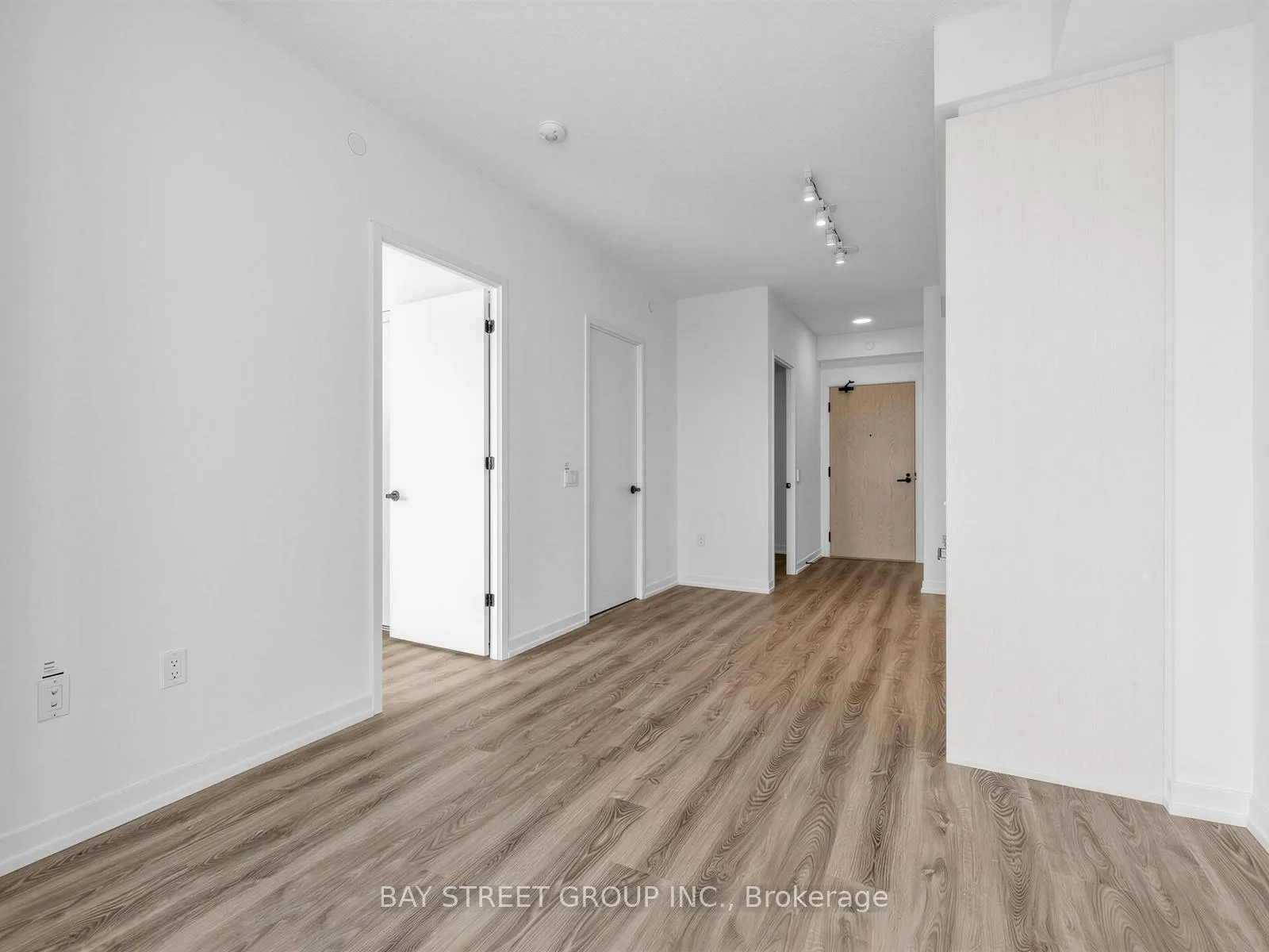 Photo 7 of Unit 5511, 8 Interchange Way, Vaughan, Vaughan Corporate Centre — HOMEH