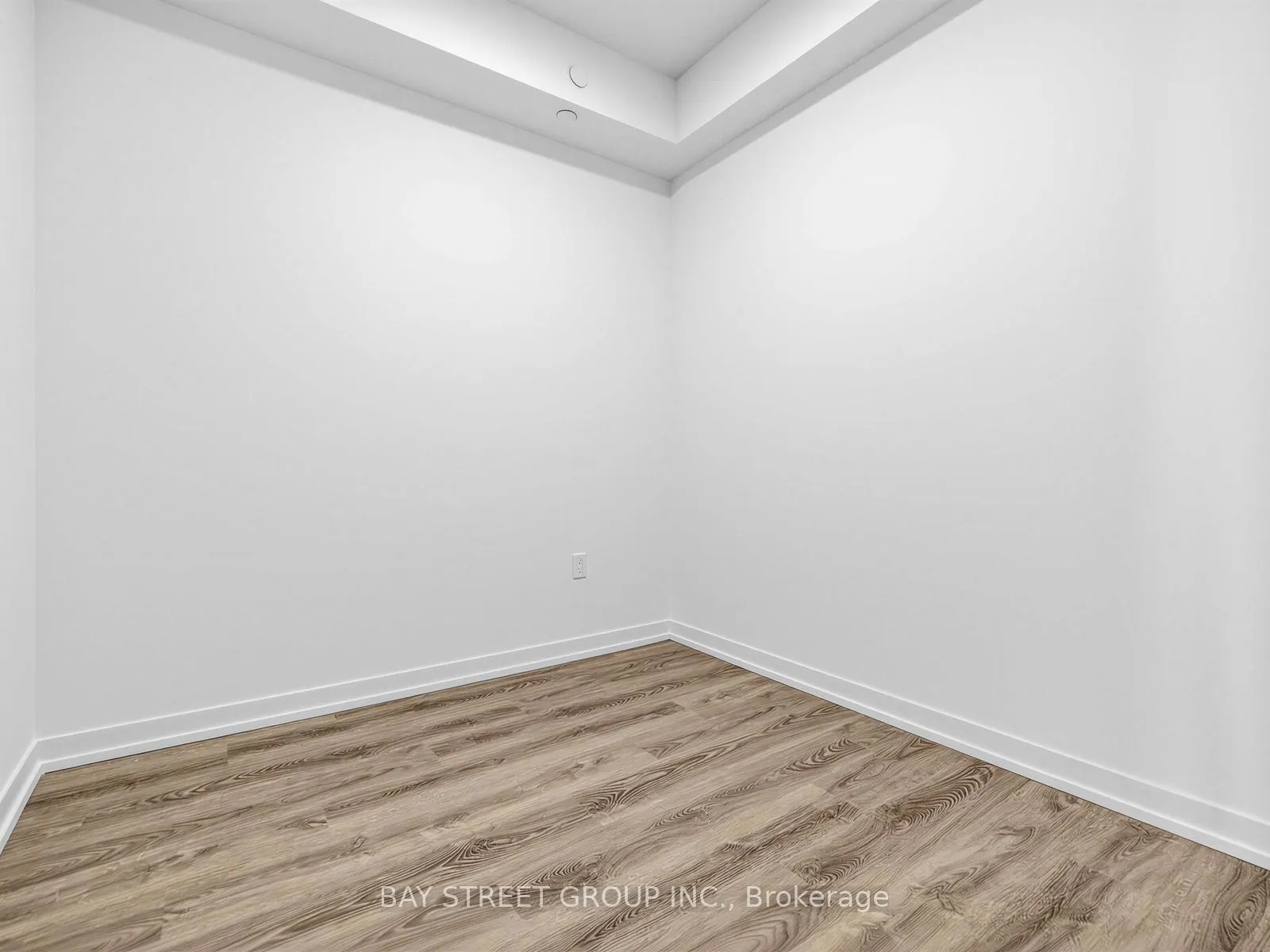 Photo 9 of Unit 5511, 8 Interchange Way, Vaughan, Vaughan Corporate Centre — HOMEH
