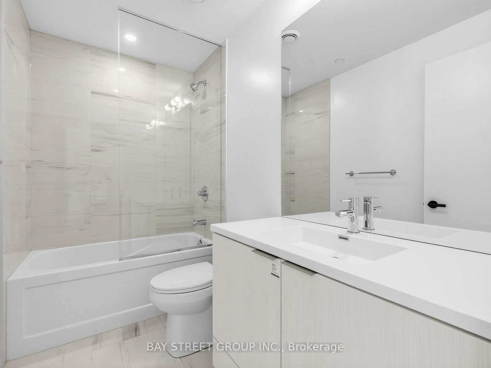 Photo 10 of Unit 5511, 8 Interchange Way, Vaughan, Vaughan Corporate Centre — HOMEH
