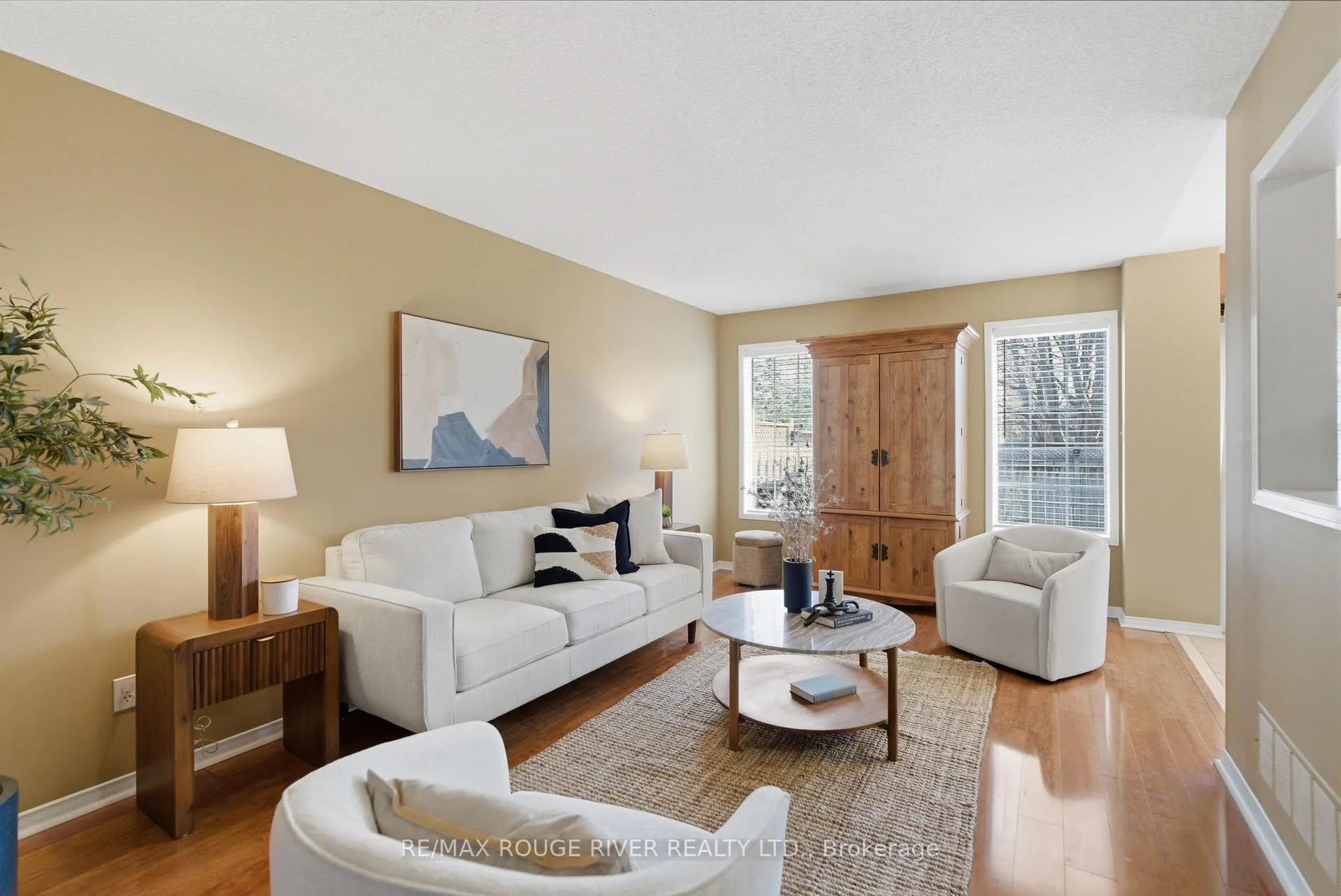Photo 6 of 11 Stokely Crescent, Whitby, Downtown Whitby — HOMEH