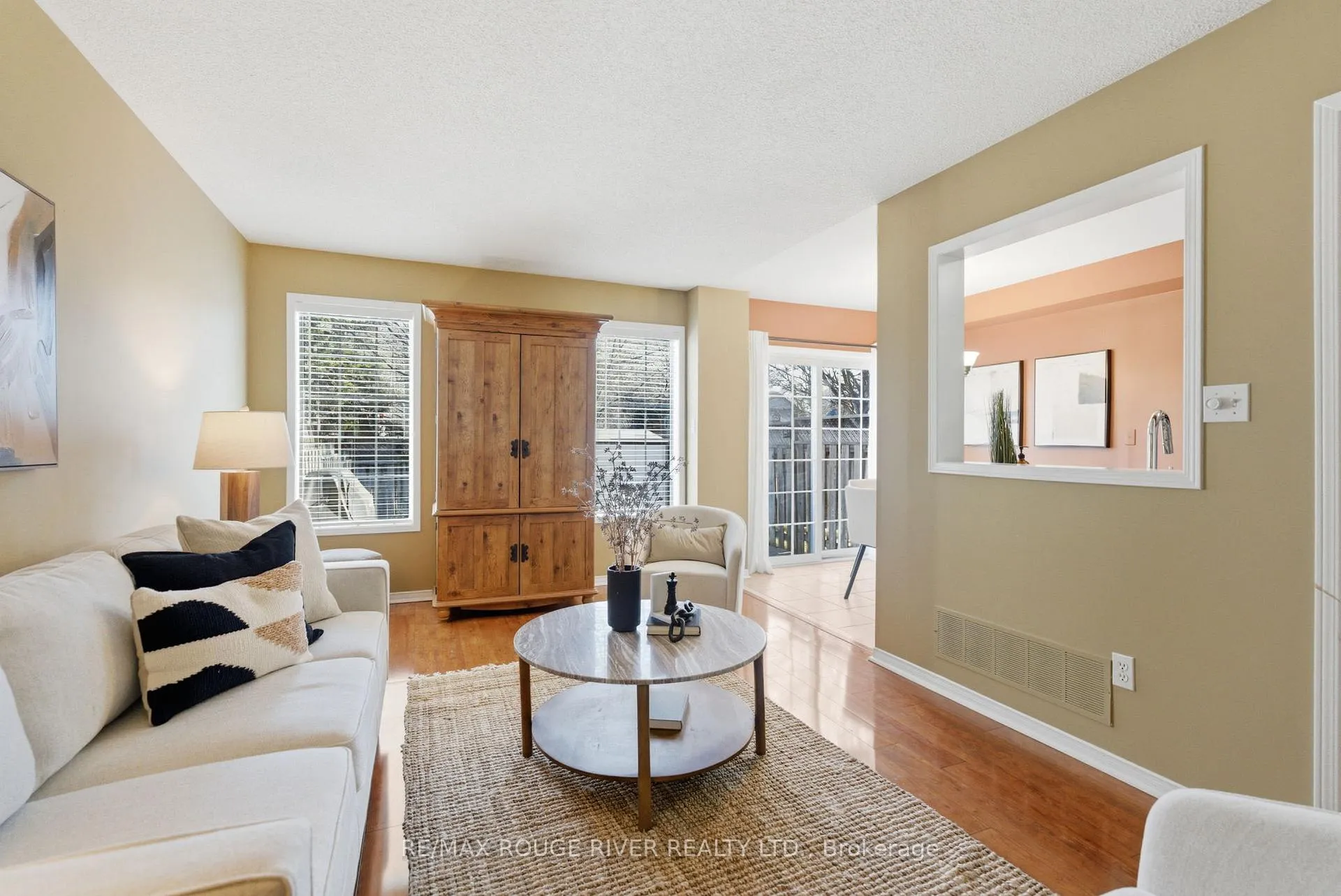 Photo 7 of 11 Stokely Crescent, Whitby, Downtown Whitby — HOMEH