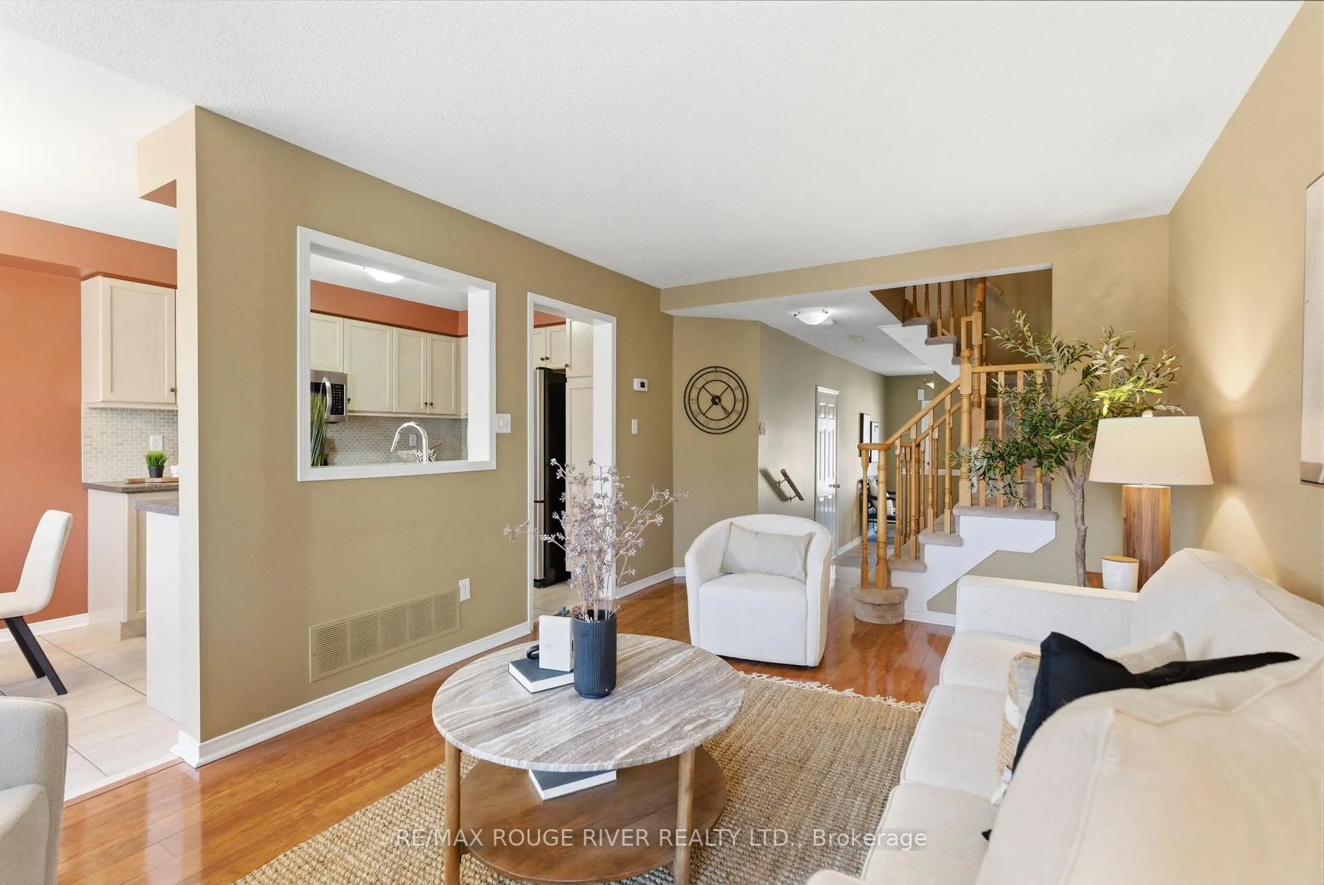 Photo 8 of 11 Stokely Crescent, Whitby, Downtown Whitby — HOMEH