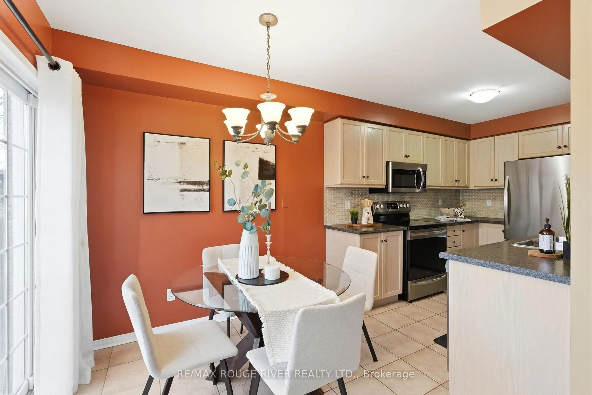 Photo 11 of 11 Stokely Crescent, Whitby, Downtown Whitby — HOMEH
